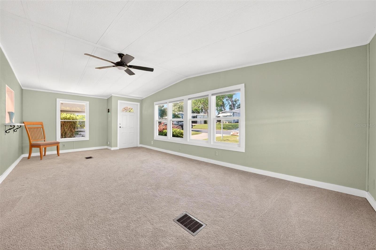 516 JASON DR, LADY LAKE, FL, 32159