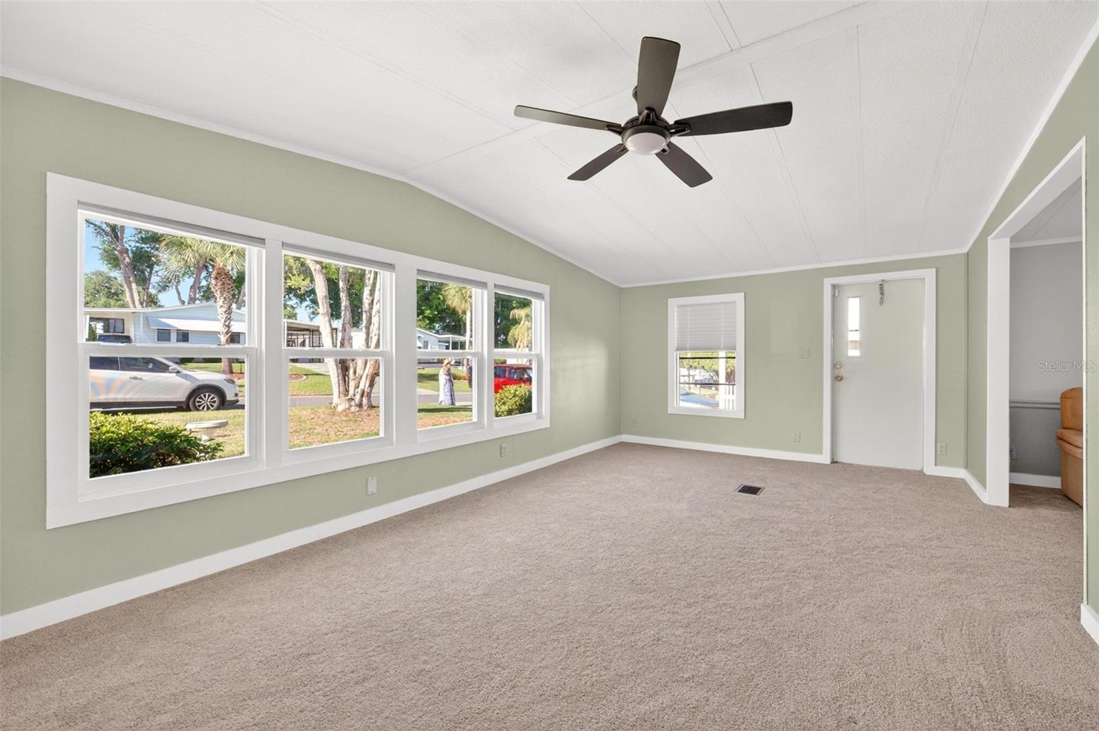 516 JASON DR, LADY LAKE, FL, 32159