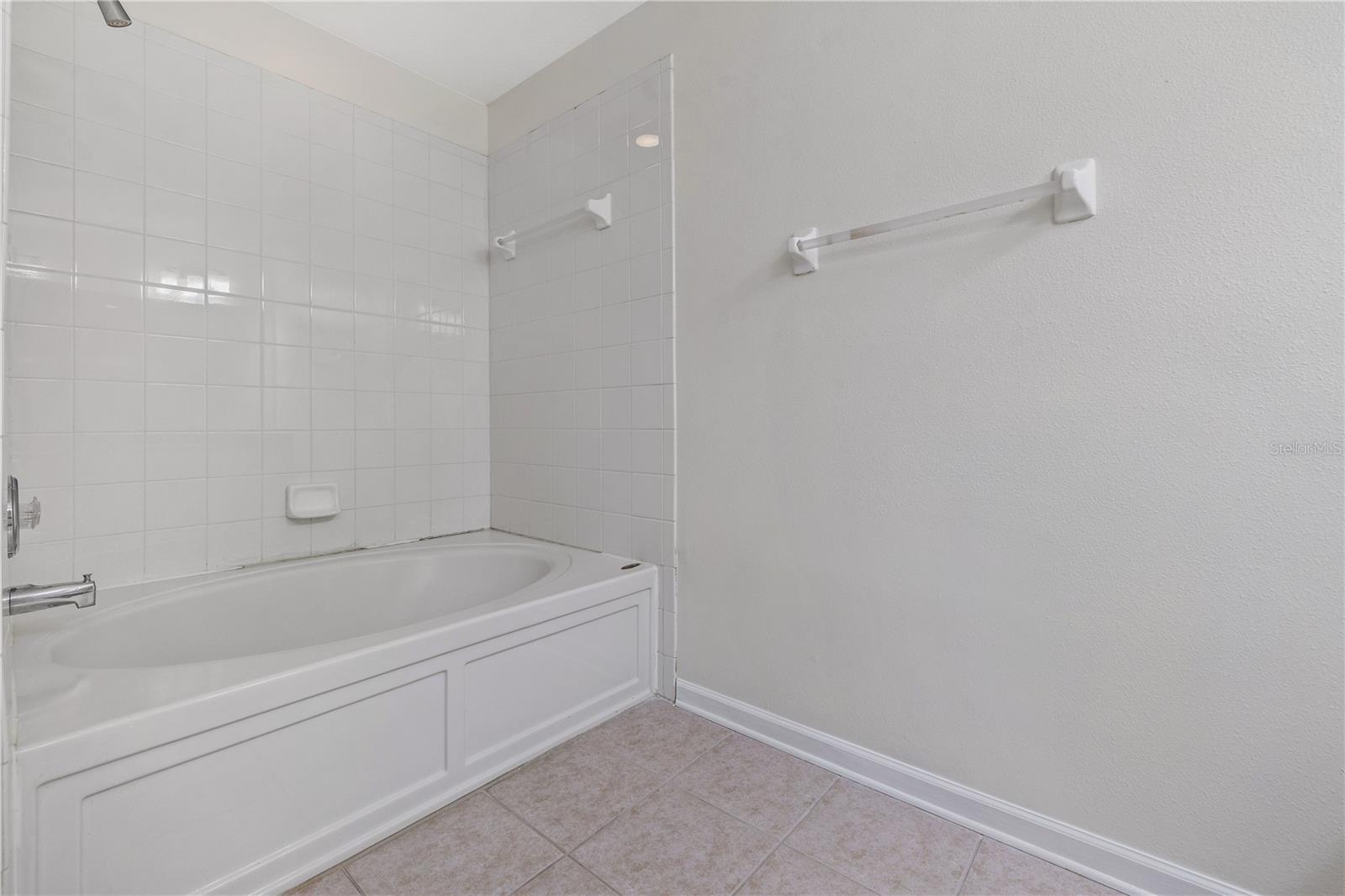 8520 SANDY BEACH ST, TAMPA, FL, 33634