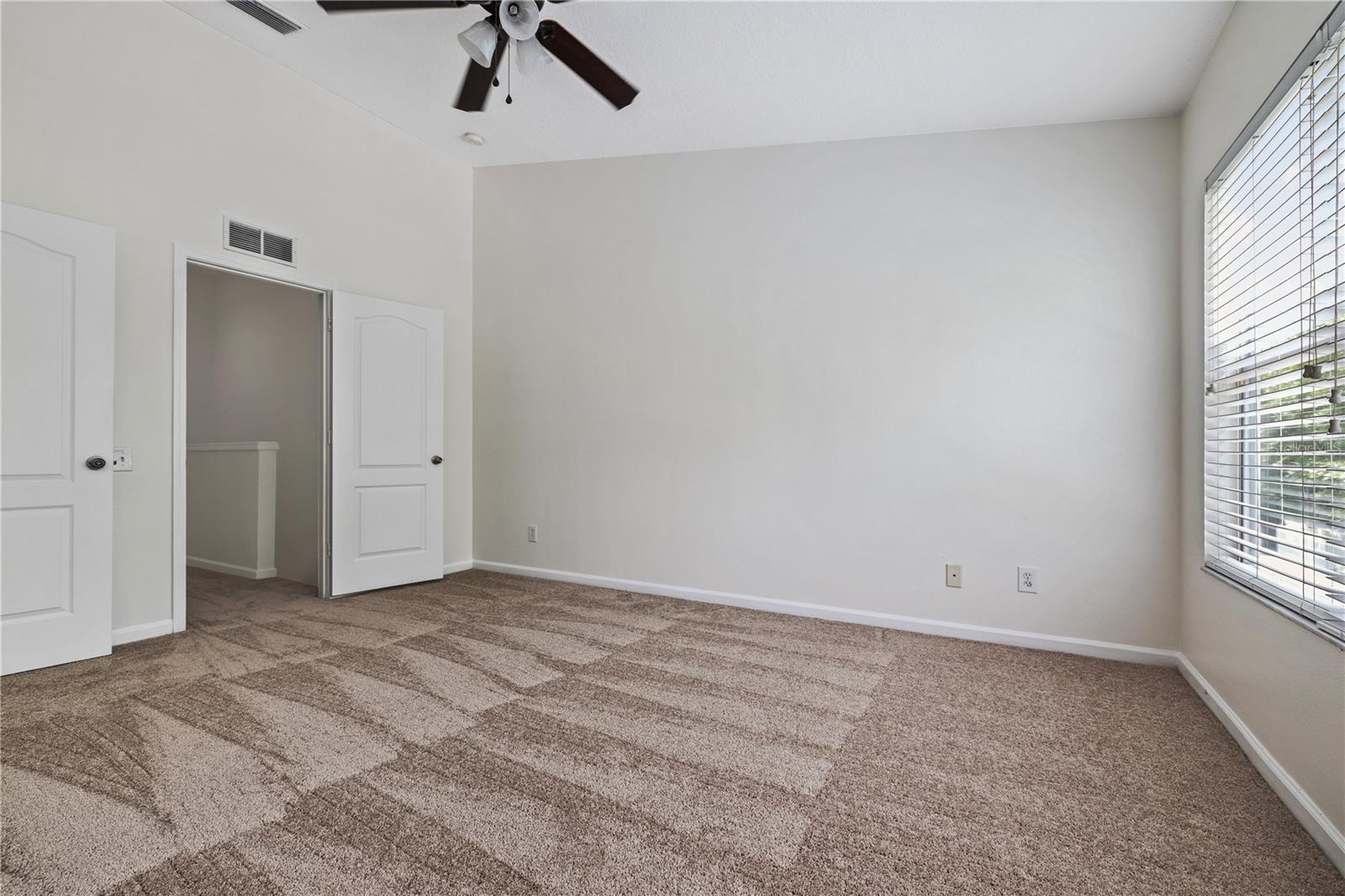 8520 SANDY BEACH ST, TAMPA, FL, 33634