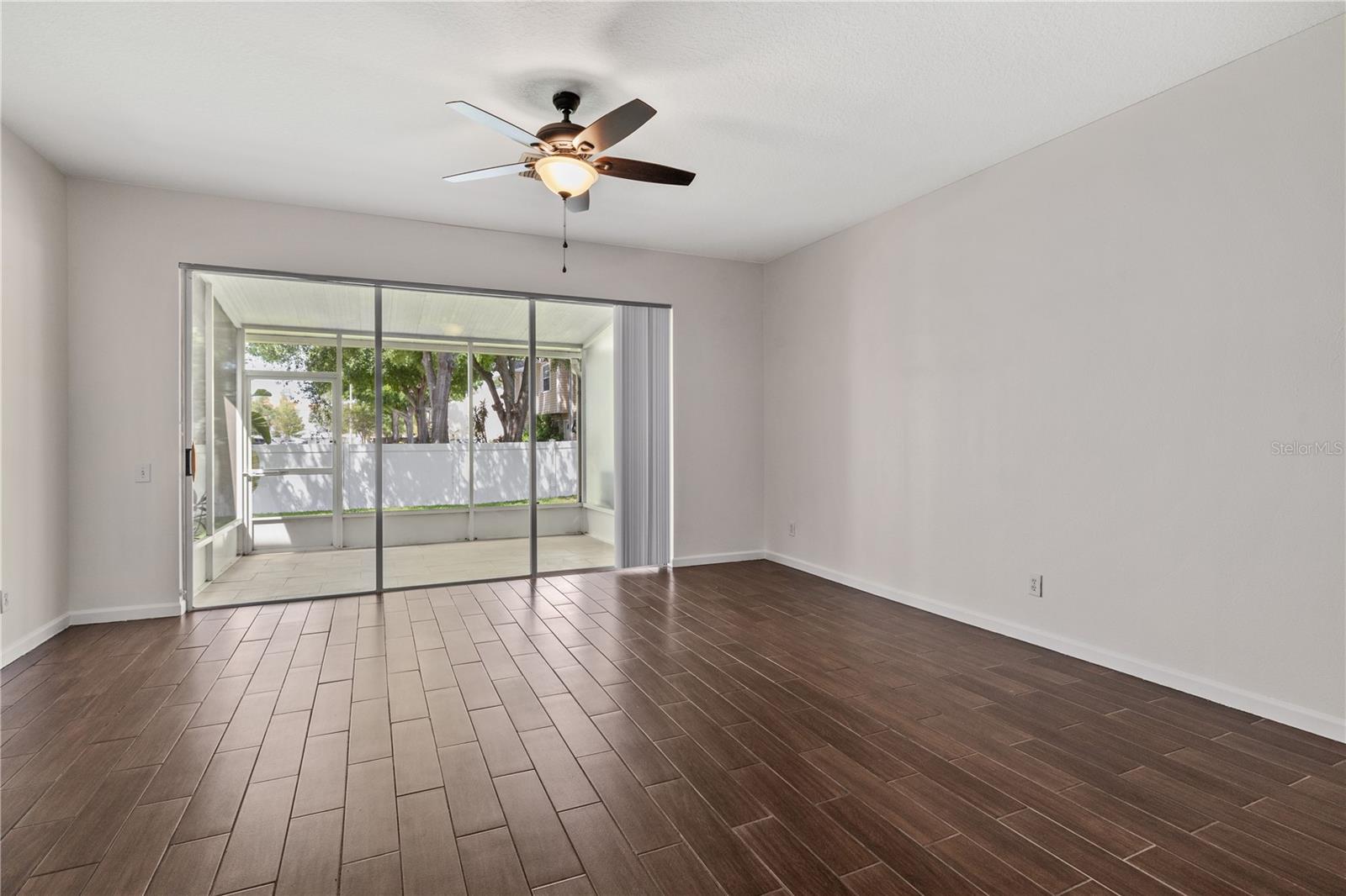 8520 SANDY BEACH ST, TAMPA, FL, 33634