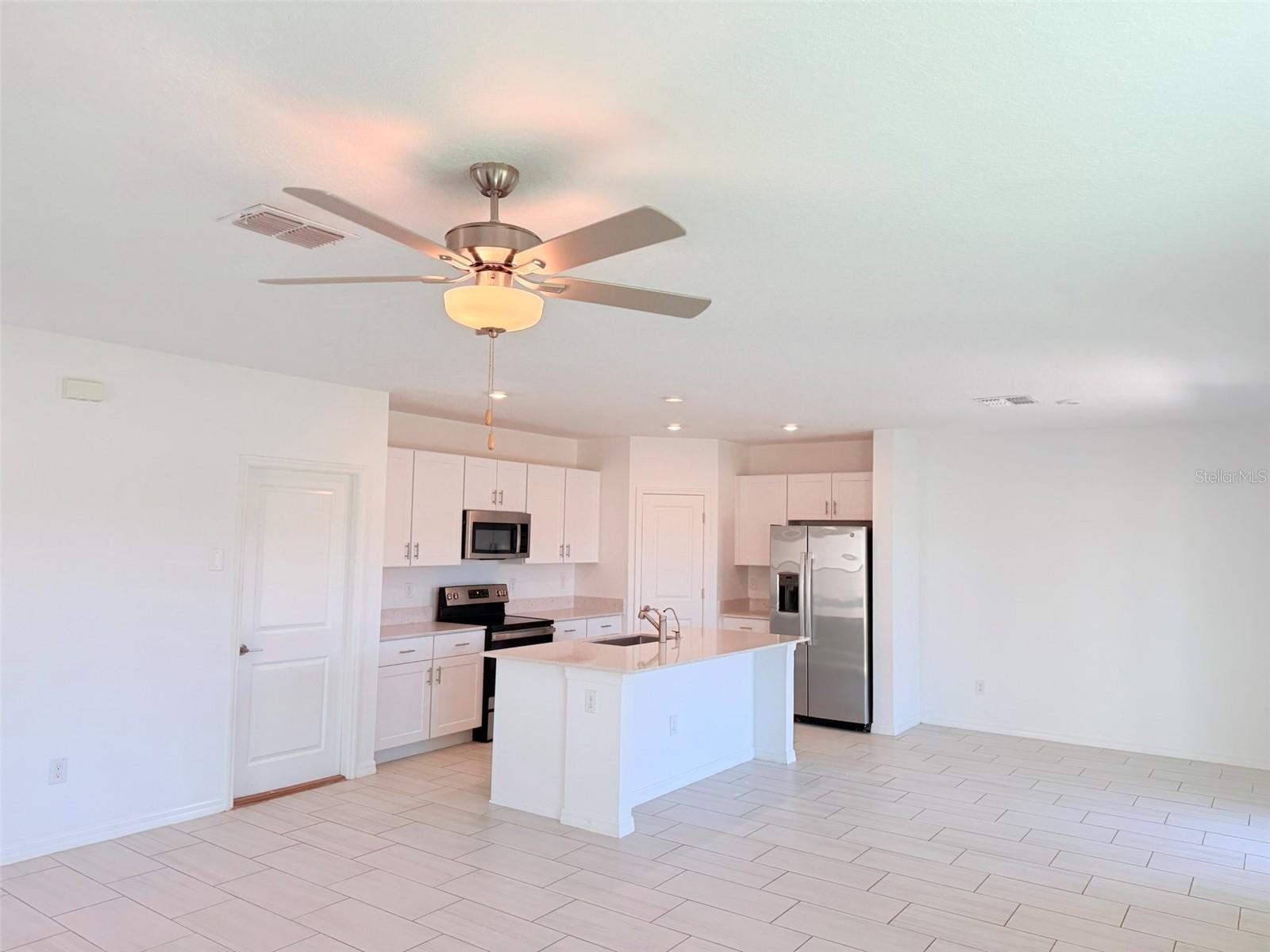 11737 RADIANT SHORE LOOP, SAN ANTONIO, FL, 33576