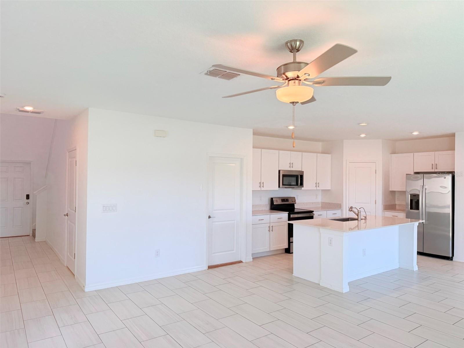 11737 RADIANT SHORE LOOP, SAN ANTONIO, FL, 33576