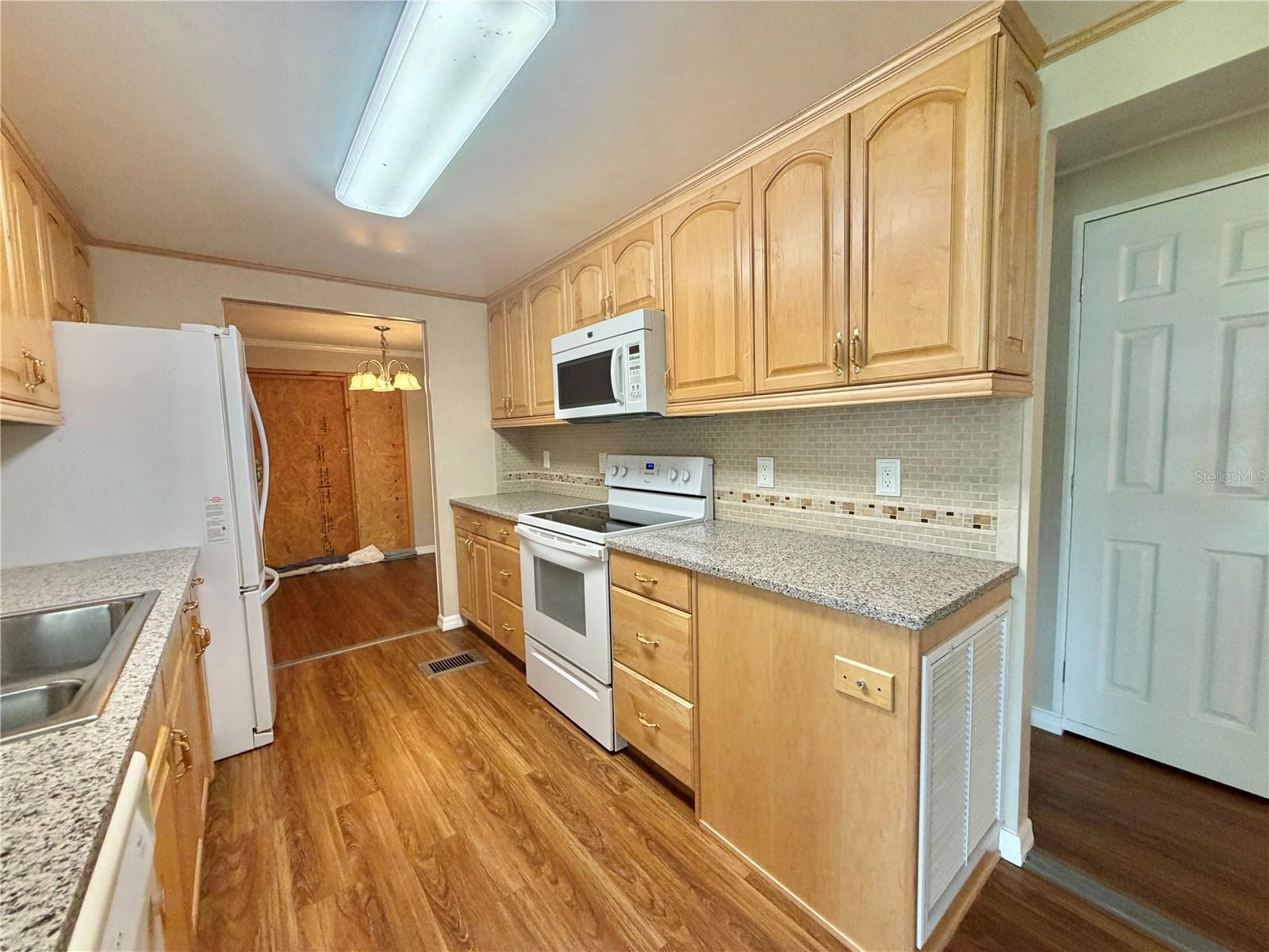 145 ROYAL PALM DR, LEESBURG, FL, 34748