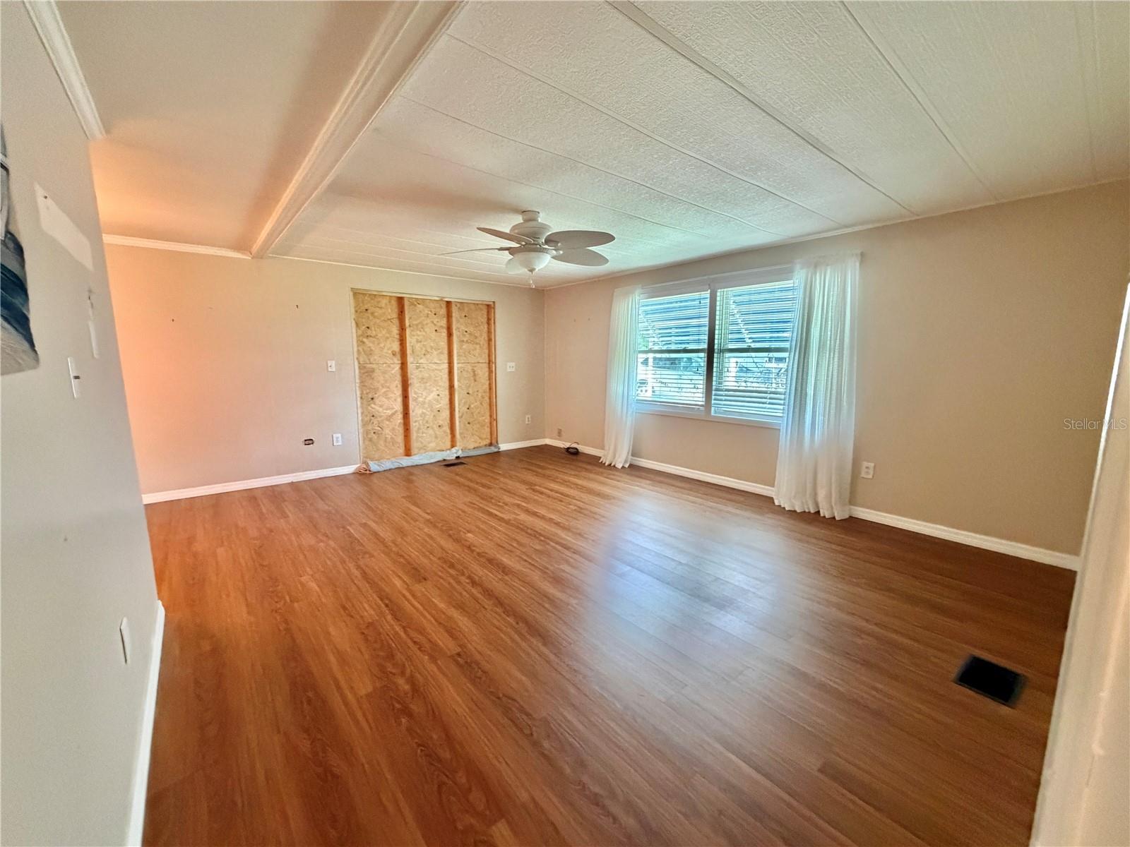 145 ROYAL PALM DR, LEESBURG, FL, 34748