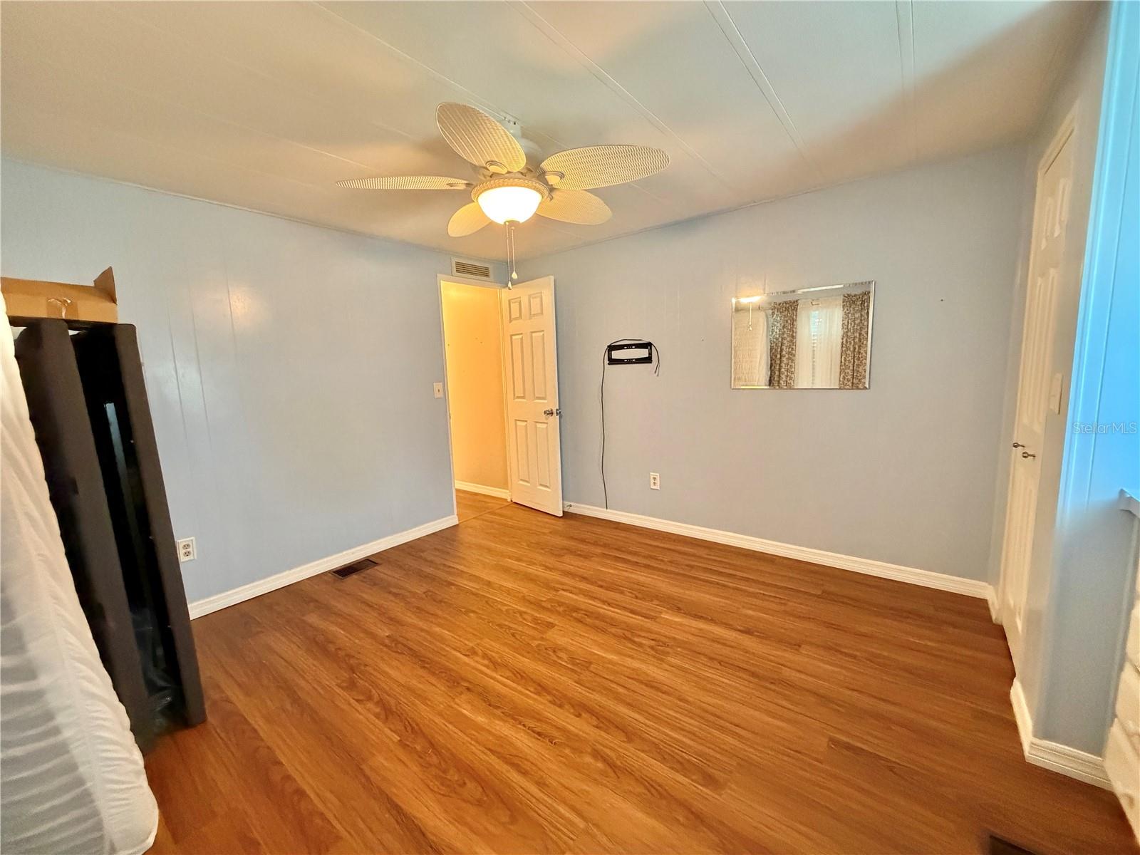 145 ROYAL PALM DR, LEESBURG, FL, 34748