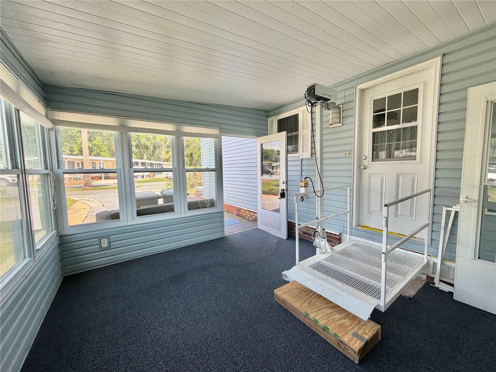 145 ROYAL PALM DR, LEESBURG, FL, 34748