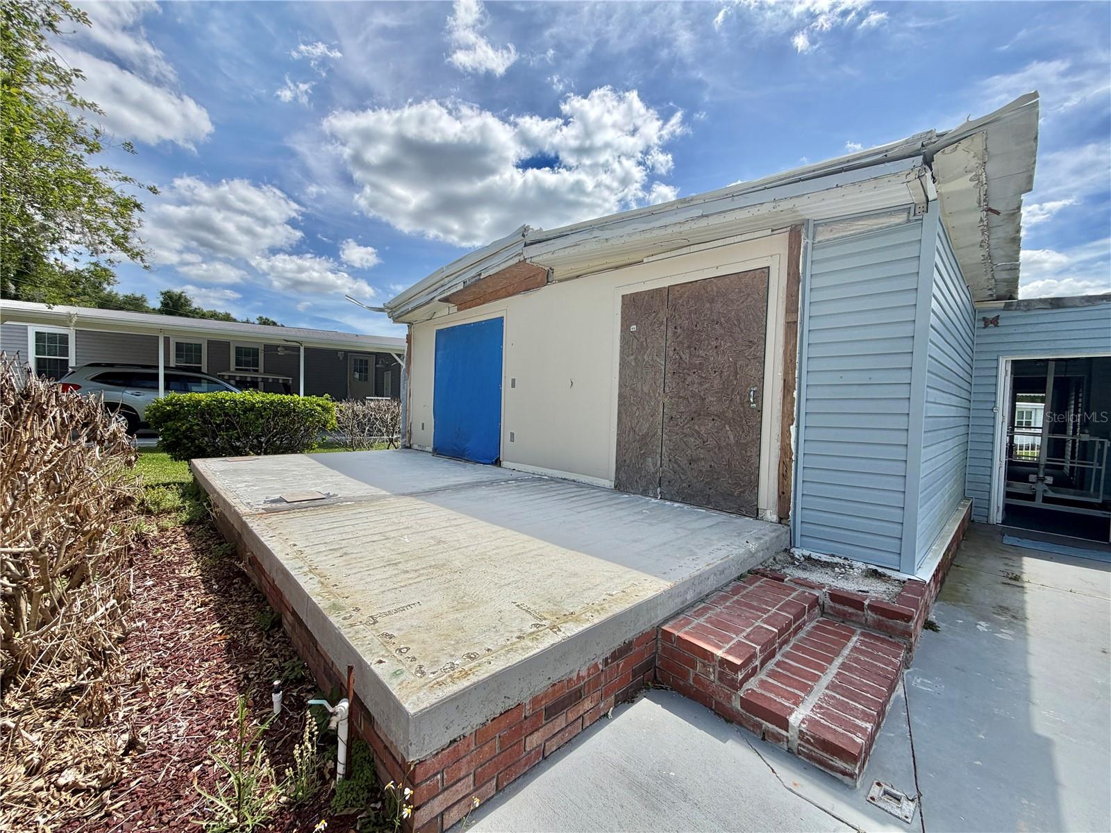 145 ROYAL PALM DR, LEESBURG, FL, 34748