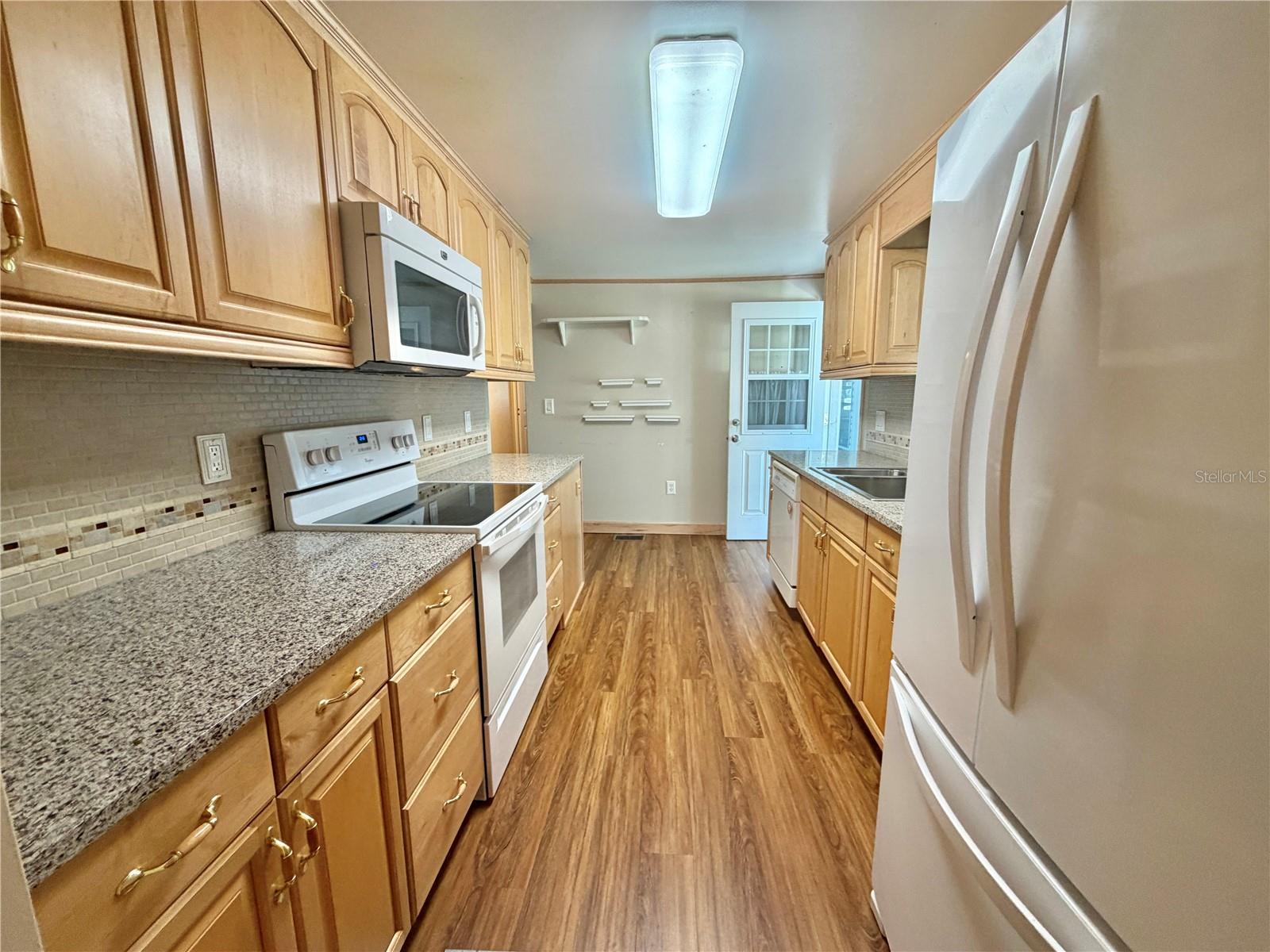 145 ROYAL PALM DR, LEESBURG, FL, 34748