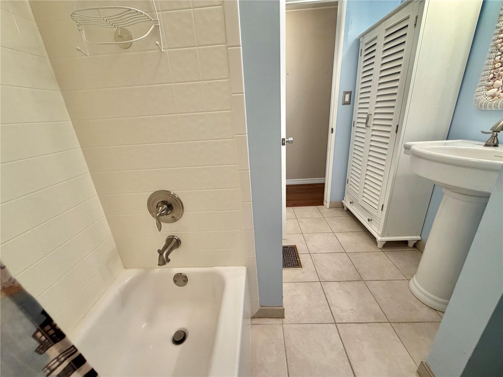 145 ROYAL PALM DR, LEESBURG, FL, 34748