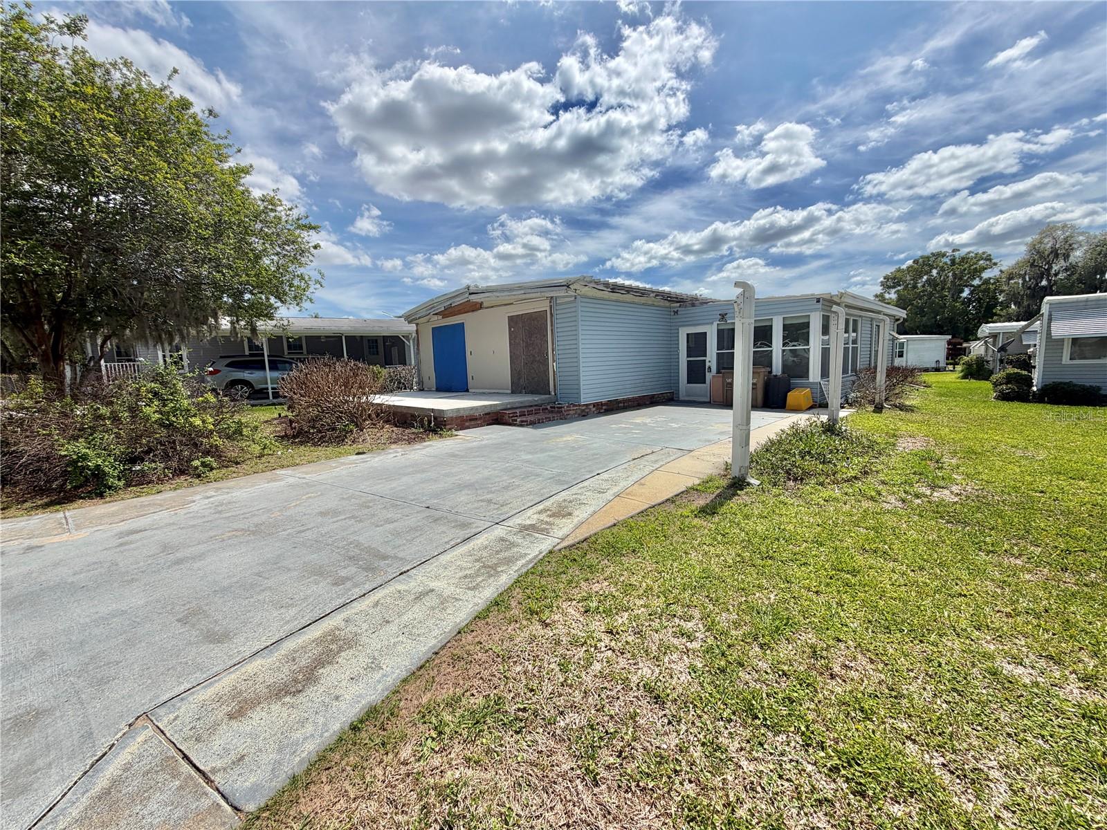 145 ROYAL PALM DR, LEESBURG, FL, 34748