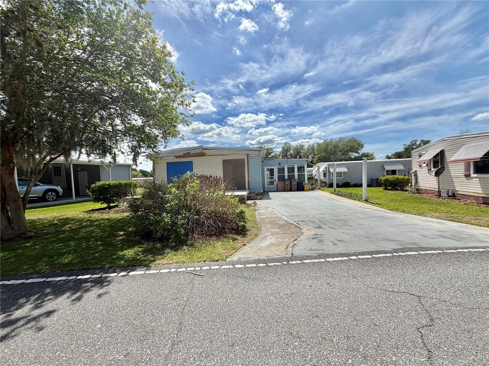 145 ROYAL PALM DR, LEESBURG, FL, 34748