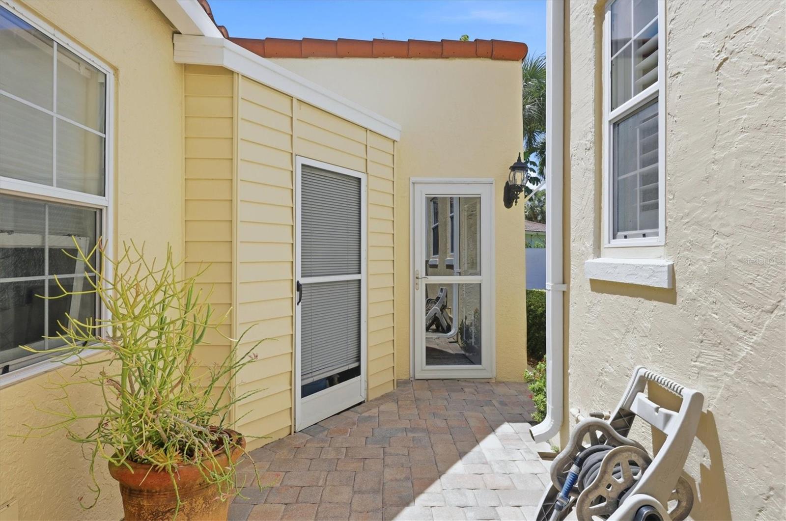 521 HARBOR DR S, VENICE, FL, 34285