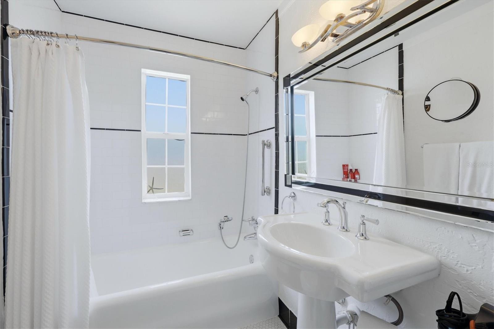 521 HARBOR DR S, VENICE, FL, 34285