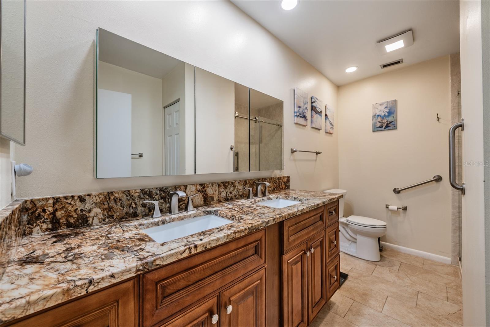381 CLUB MANOR DR, SUN CITY CENTER, FL, 33573