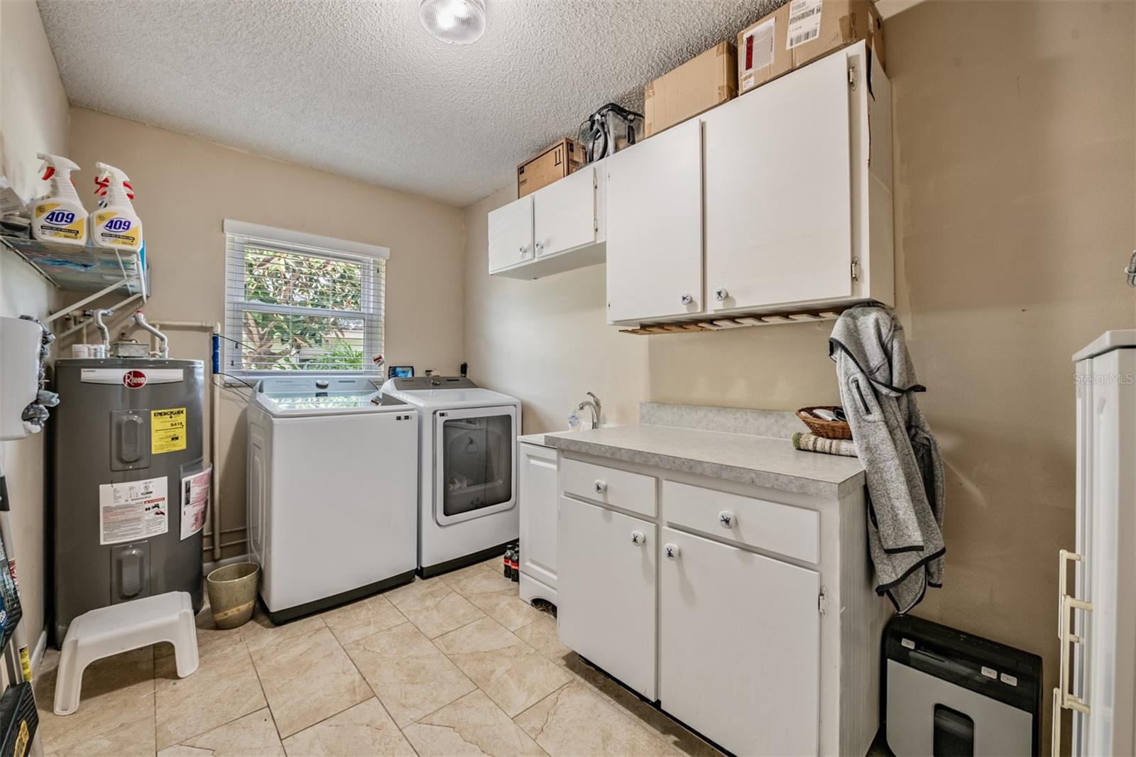 381 CLUB MANOR DR, SUN CITY CENTER, FL, 33573