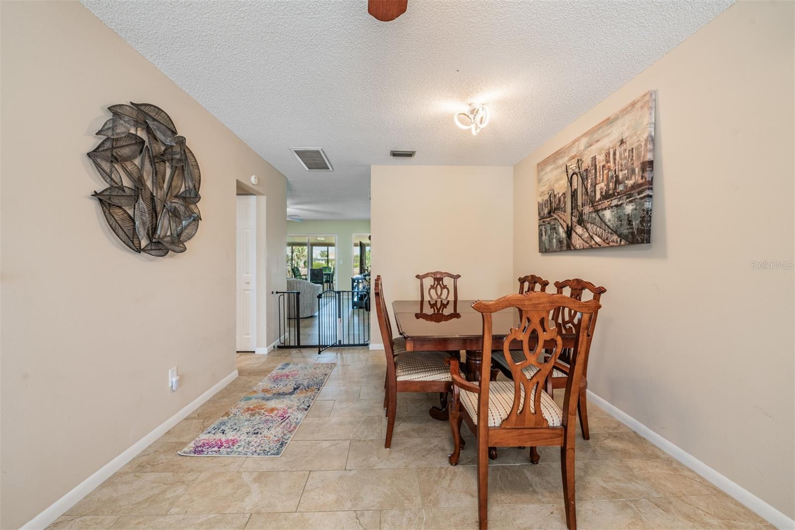 381 CLUB MANOR DR, SUN CITY CENTER, FL, 33573