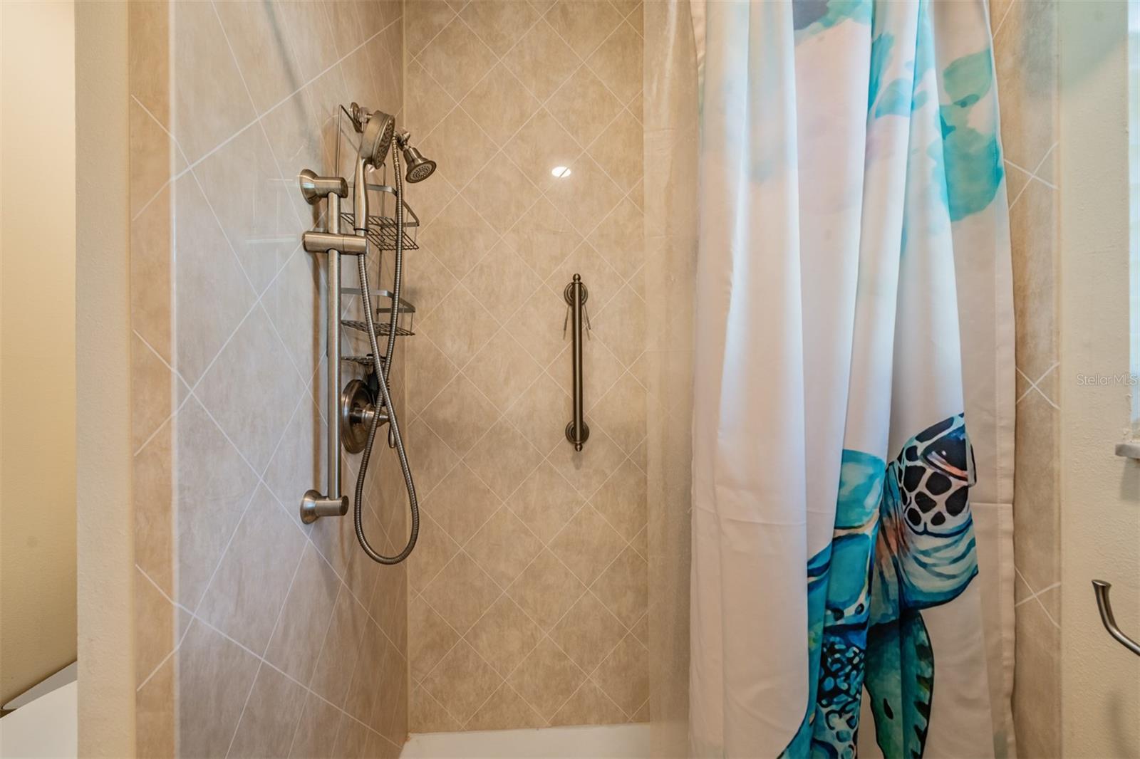 381 CLUB MANOR DR, SUN CITY CENTER, FL, 33573