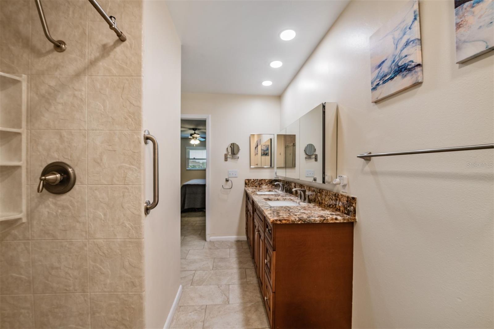 381 CLUB MANOR DR, SUN CITY CENTER, FL, 33573