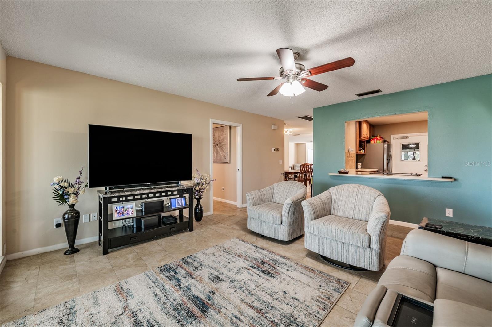 381 CLUB MANOR DR, SUN CITY CENTER, FL, 33573