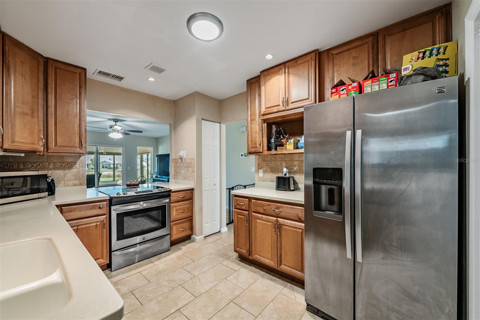 381 CLUB MANOR DR, SUN CITY CENTER, FL, 33573