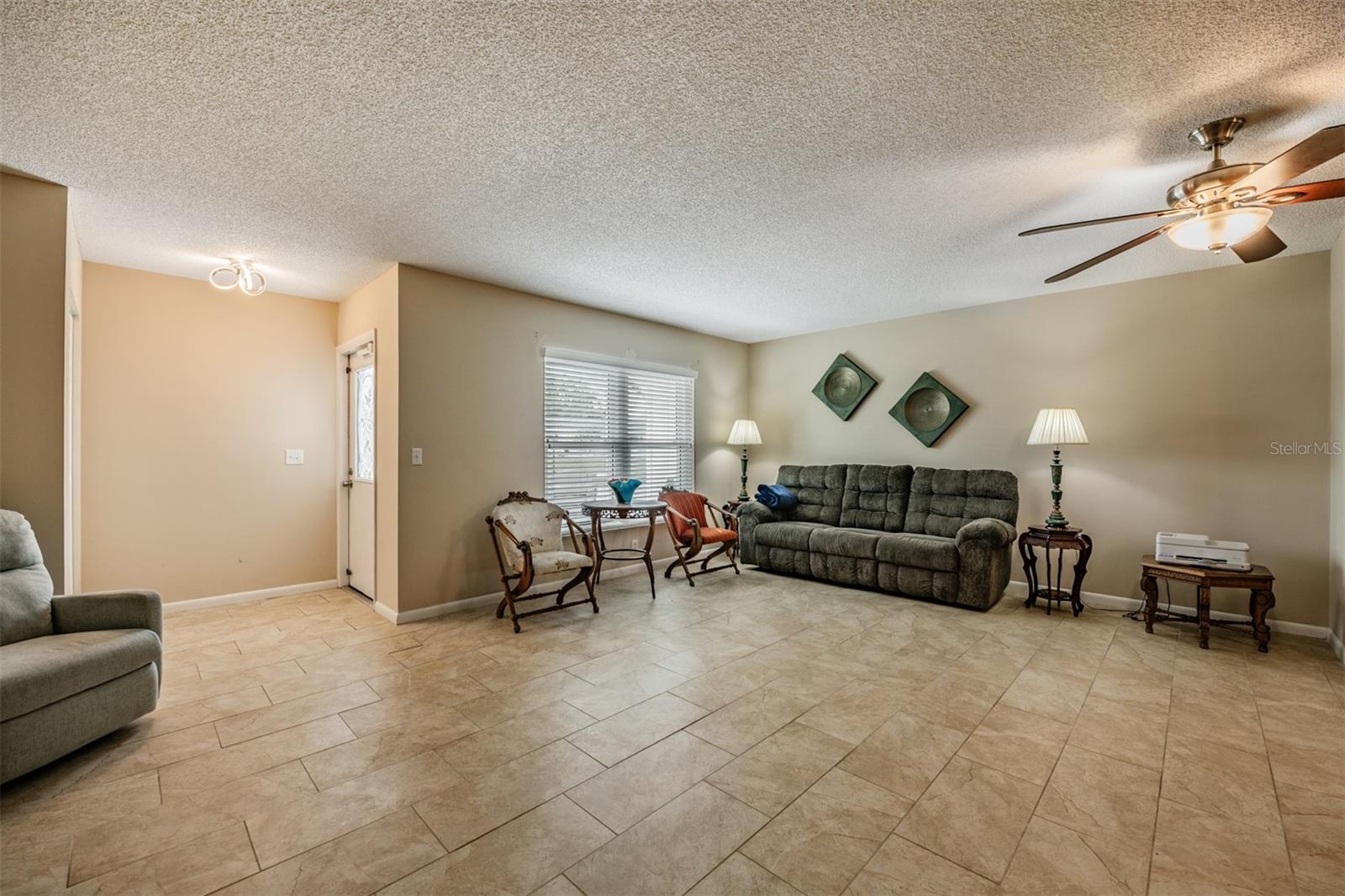 381 CLUB MANOR DR, SUN CITY CENTER, FL, 33573