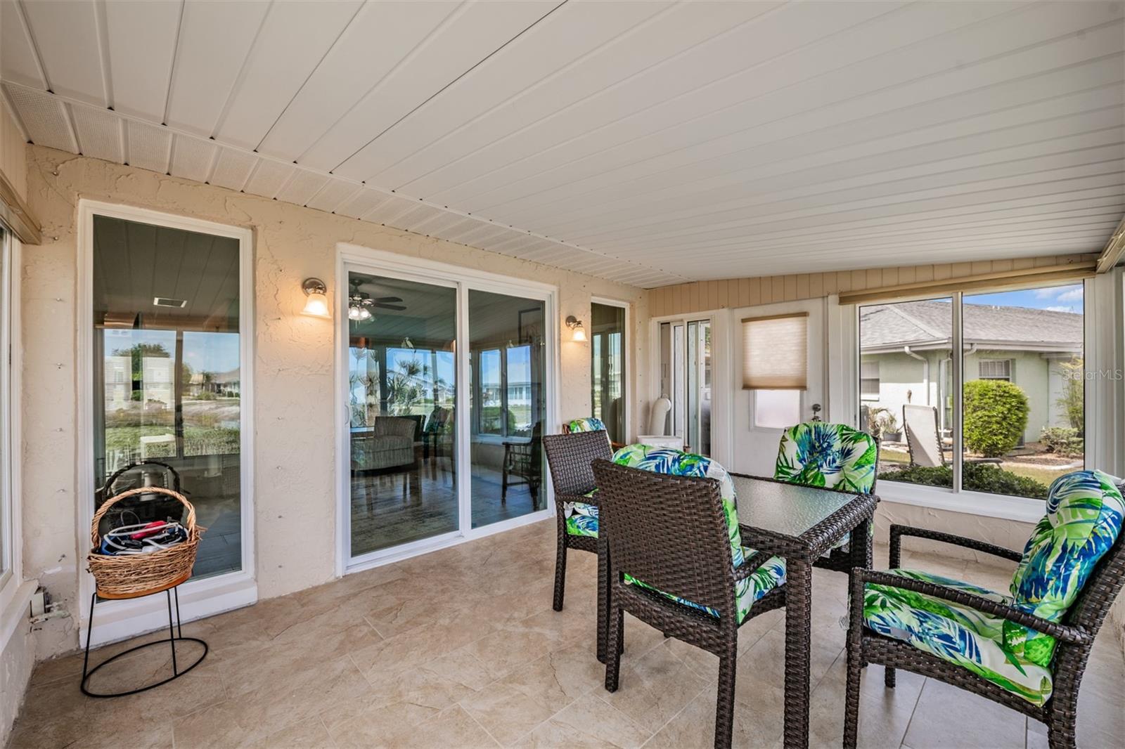 381 CLUB MANOR DR, SUN CITY CENTER, FL, 33573