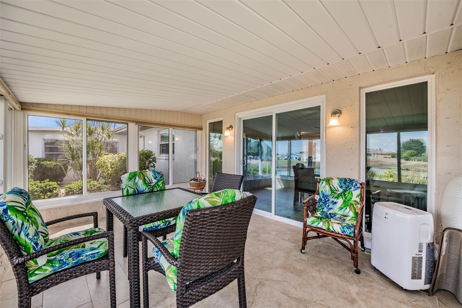 381 CLUB MANOR DR, SUN CITY CENTER, FL, 33573