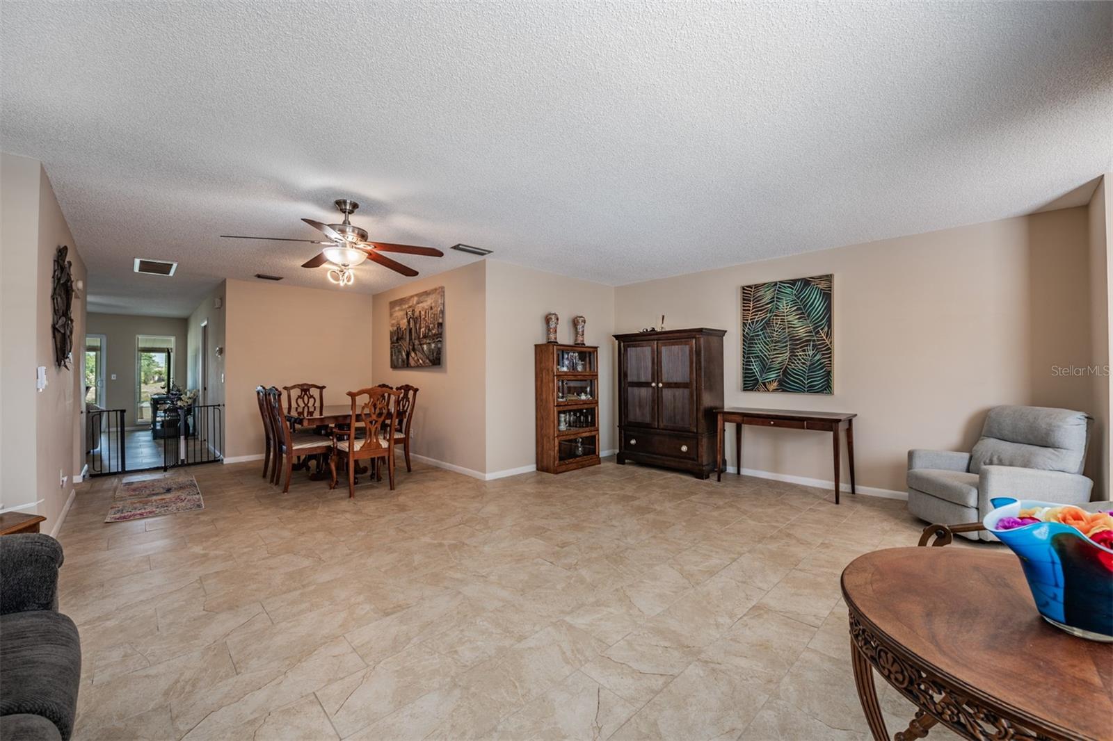 381 CLUB MANOR DR, SUN CITY CENTER, FL, 33573
