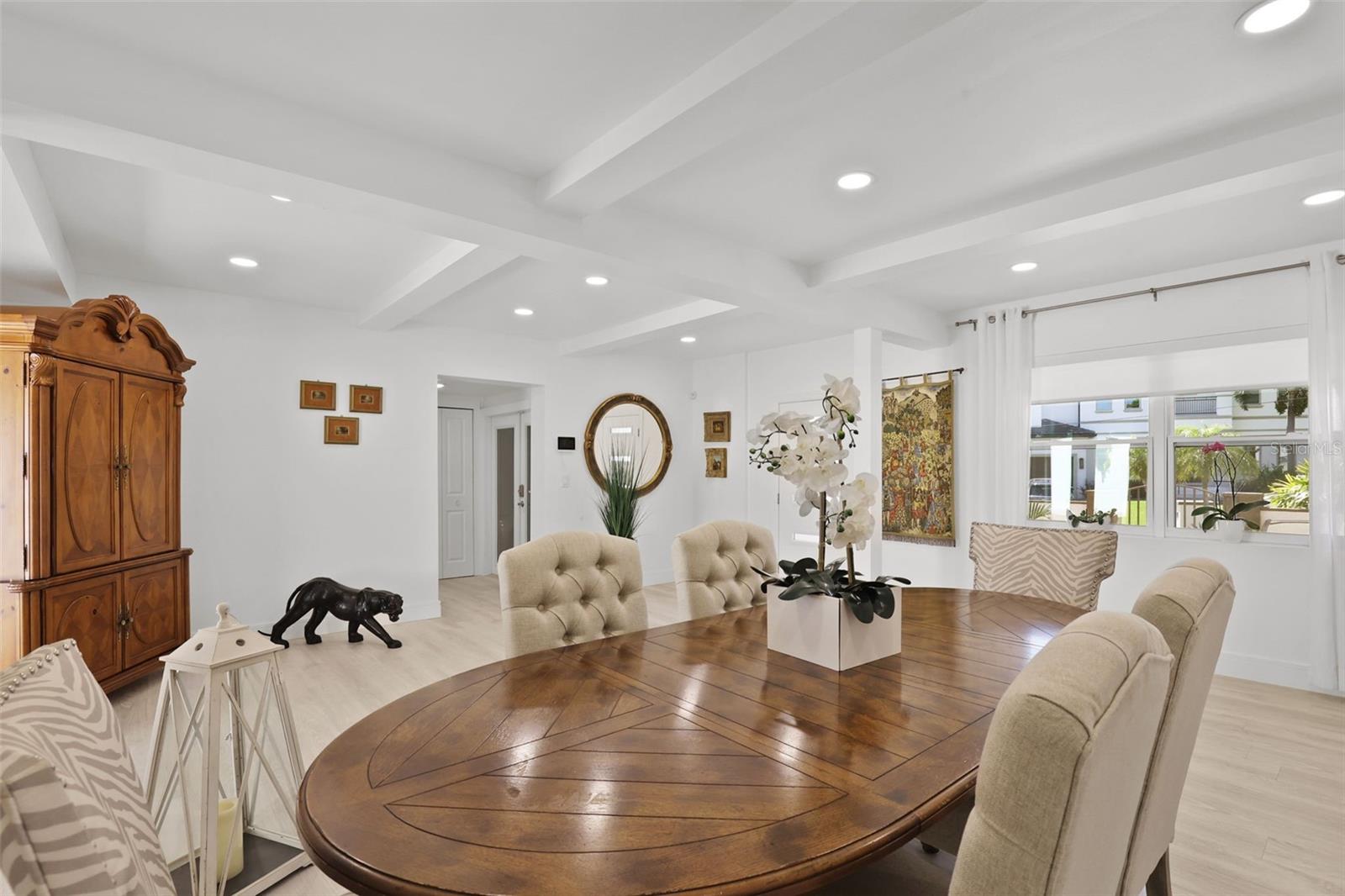 25 SANDPIPER RD, TAMPA, FL, 33609