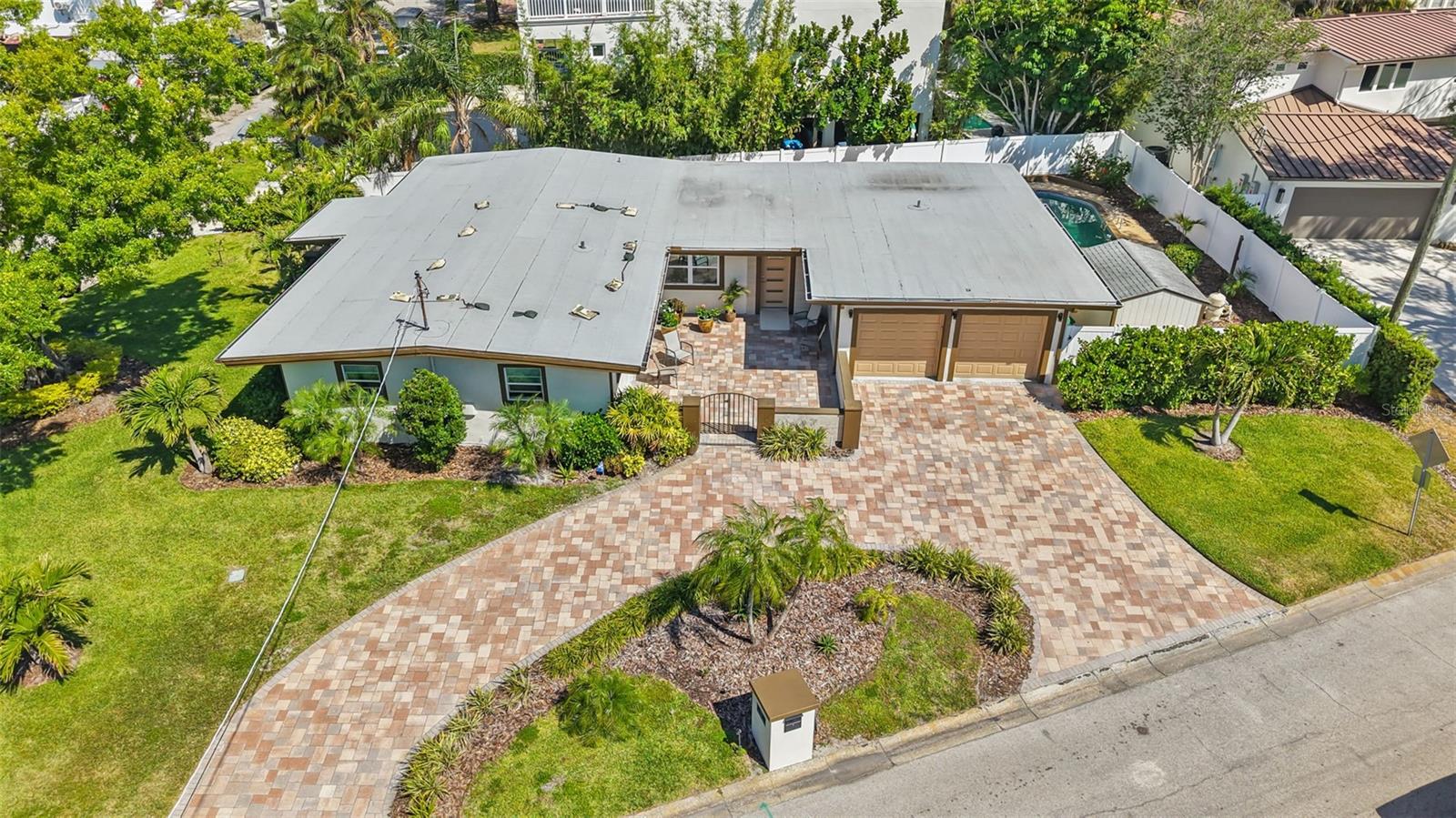 25 SANDPIPER RD, TAMPA, FL, 33609