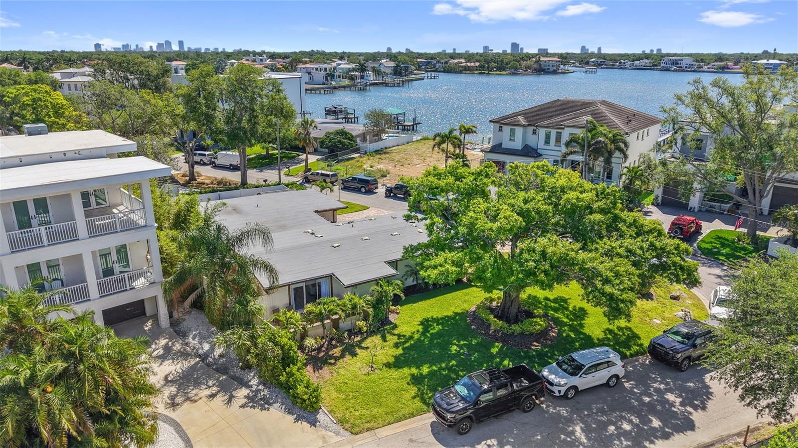 25 SANDPIPER RD, TAMPA, FL, 33609