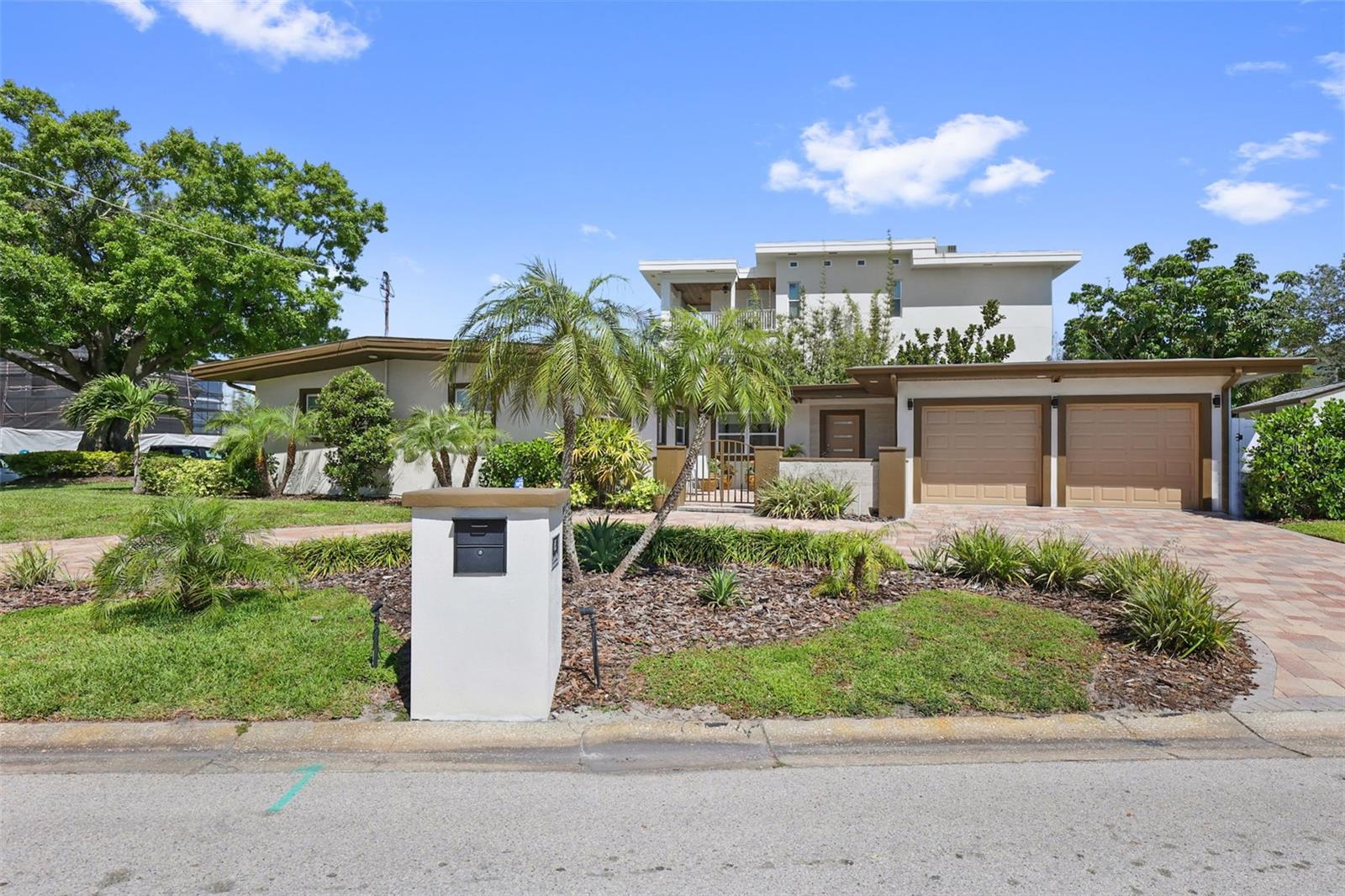 25 SANDPIPER RD, TAMPA, FL, 33609