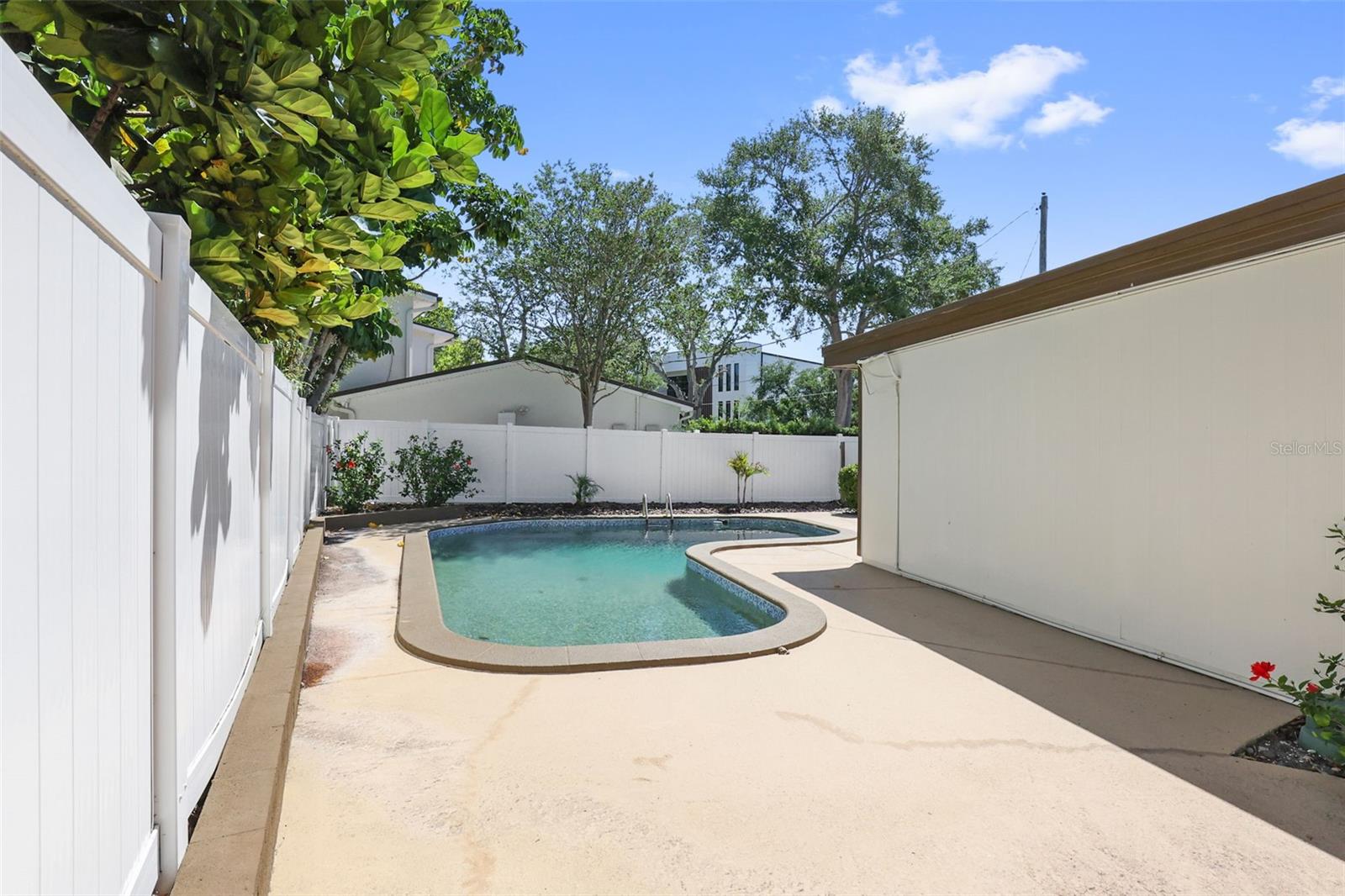 25 SANDPIPER RD, TAMPA, FL, 33609