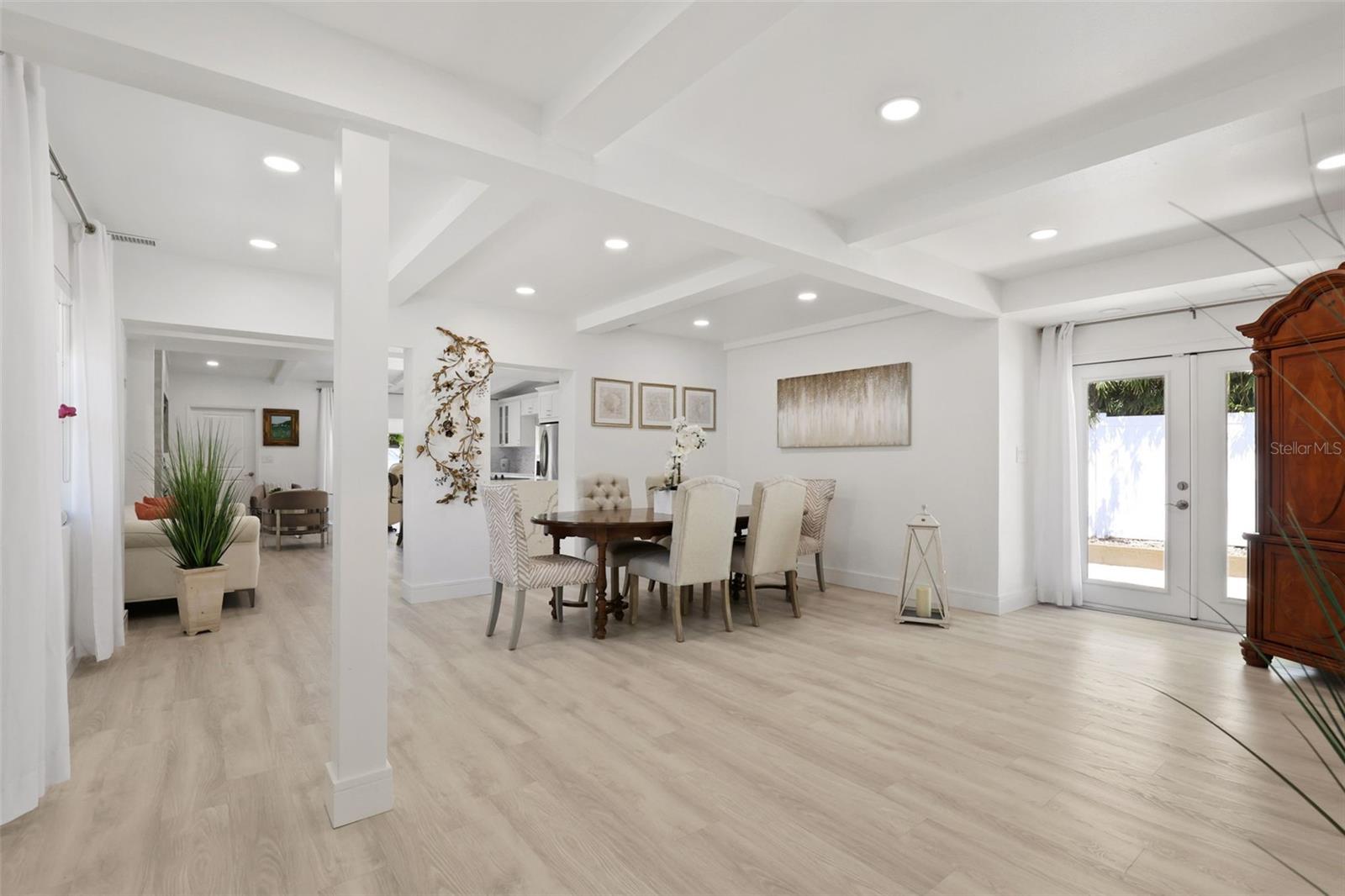 25 SANDPIPER RD, TAMPA, FL, 33609