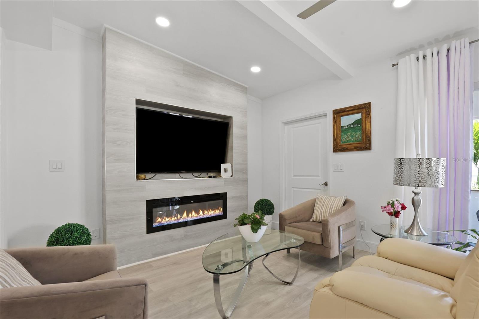 25 SANDPIPER RD, TAMPA, FL, 33609