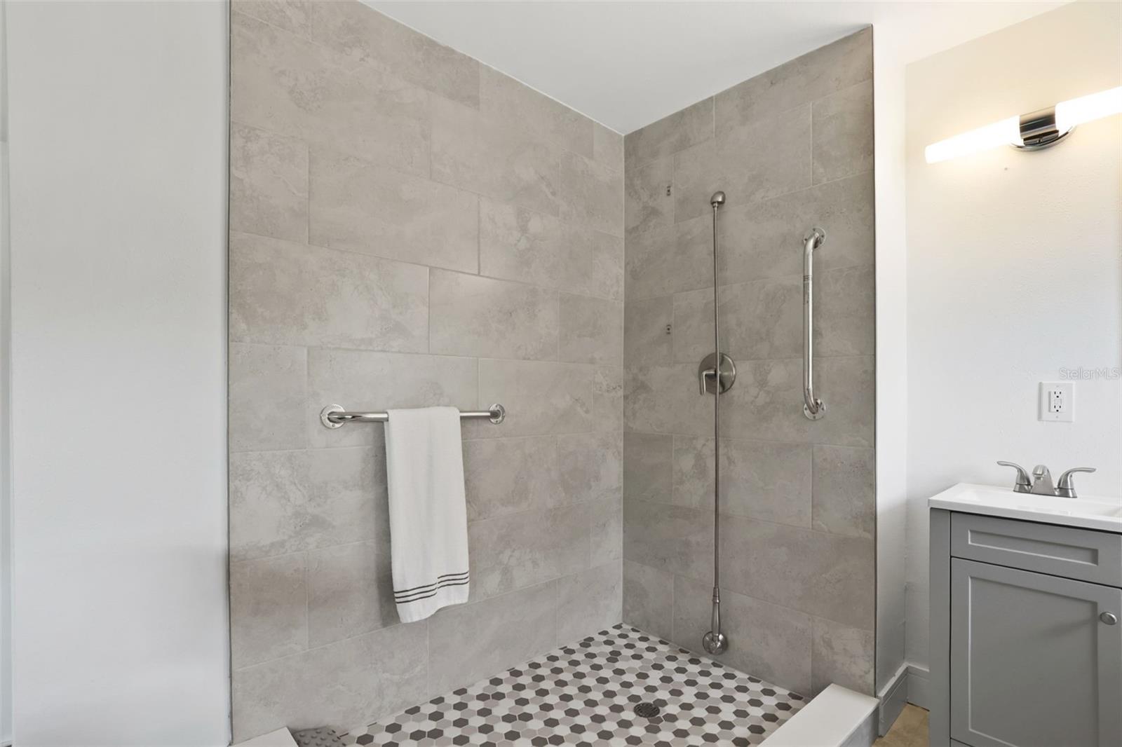 25 SANDPIPER RD, TAMPA, FL, 33609