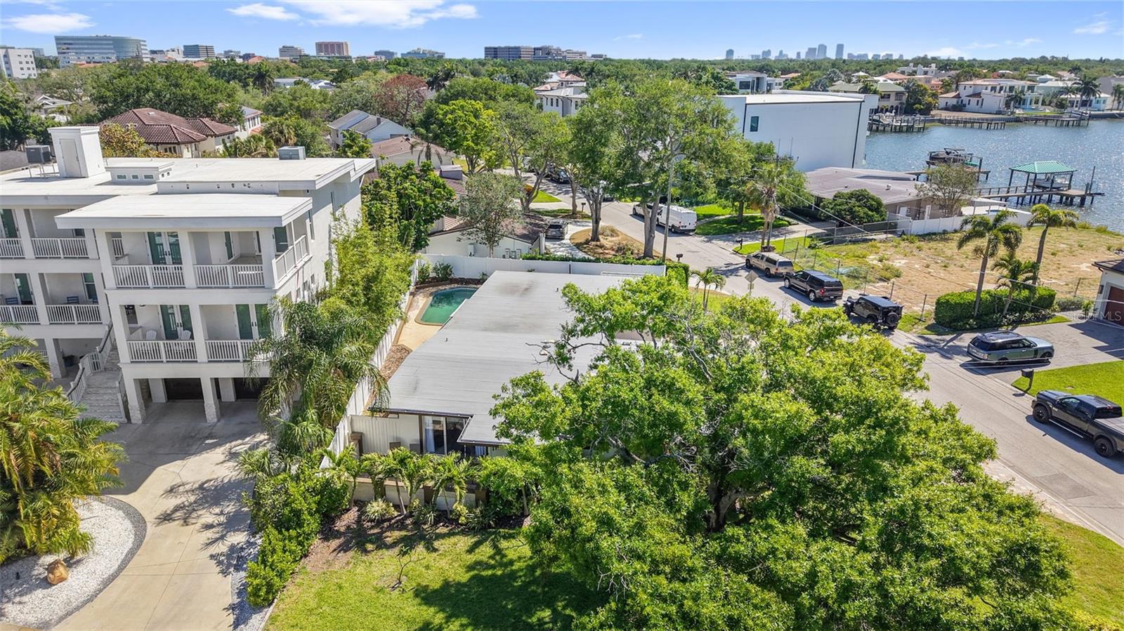 25 SANDPIPER RD, TAMPA, FL, 33609