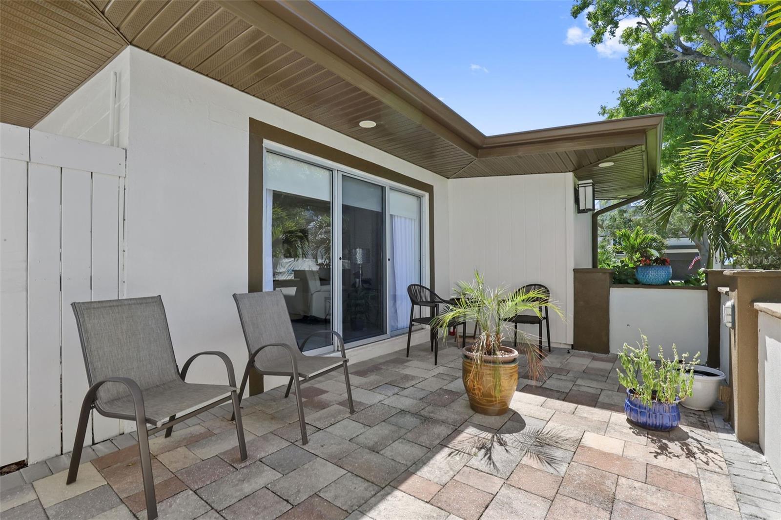 25 SANDPIPER RD, TAMPA, FL, 33609