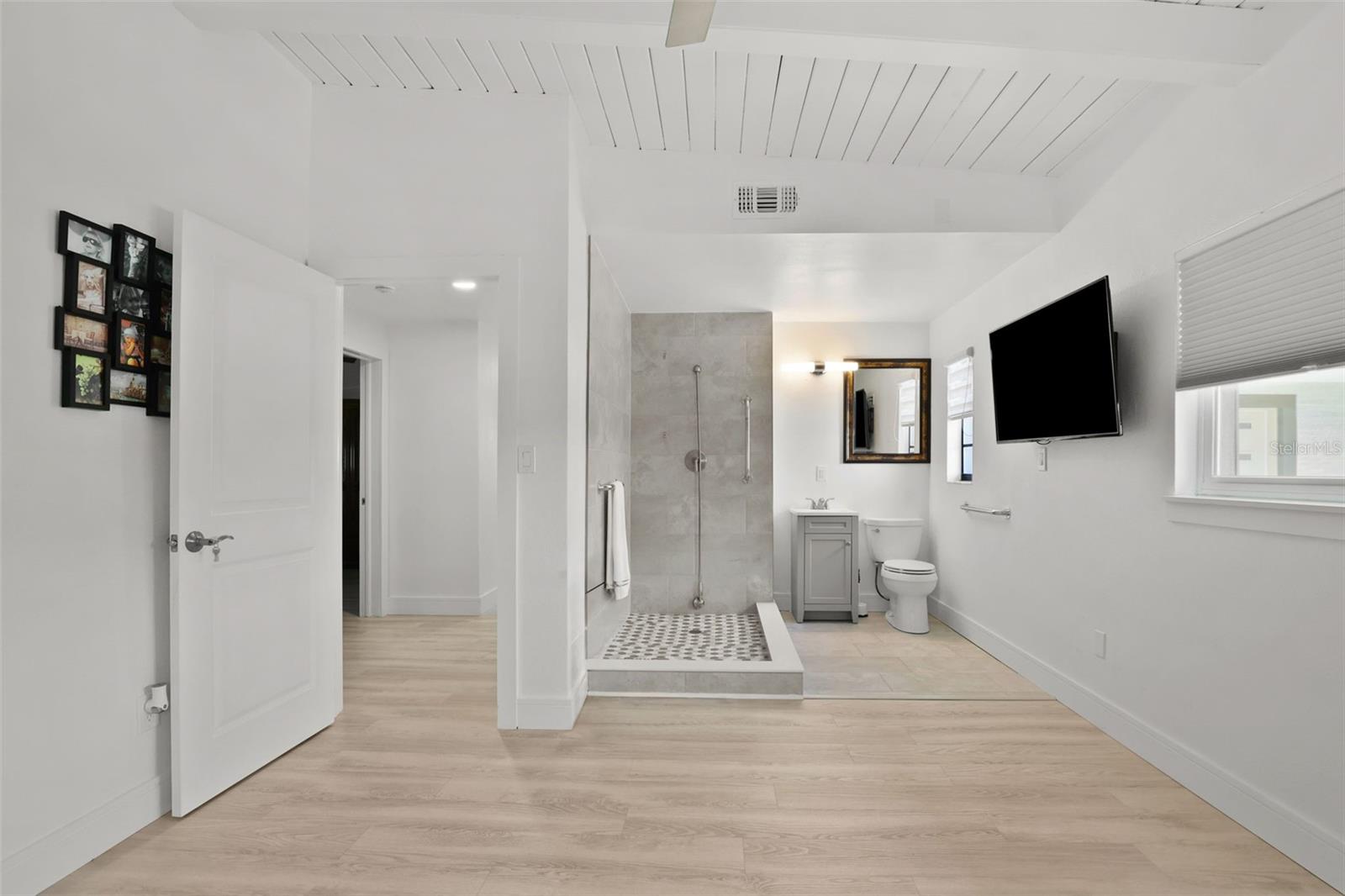 25 SANDPIPER RD, TAMPA, FL, 33609