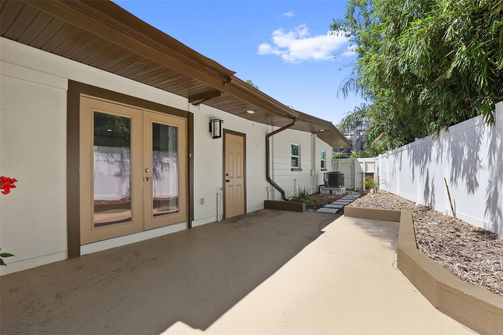 25 SANDPIPER RD, TAMPA, FL, 33609