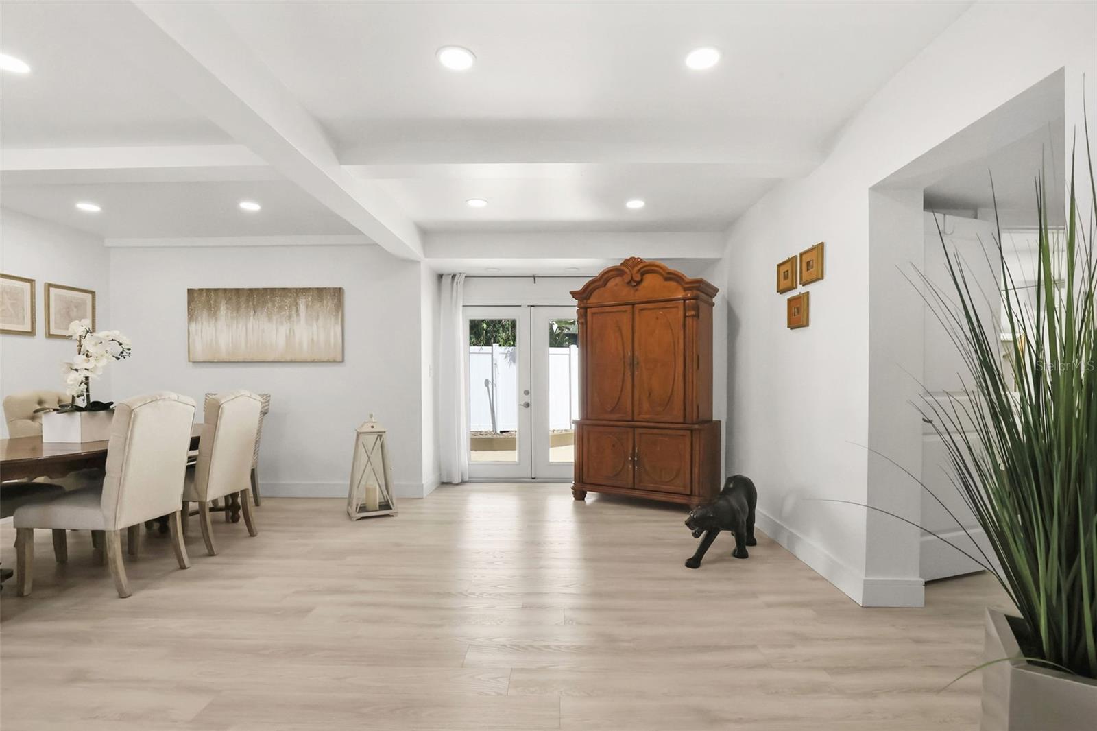 25 SANDPIPER RD, TAMPA, FL, 33609