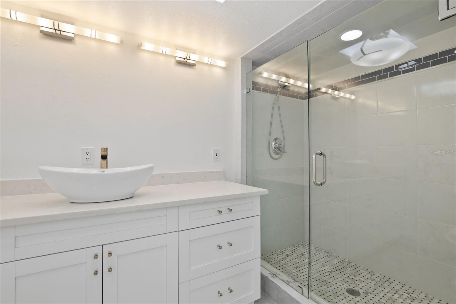 25 SANDPIPER RD, TAMPA, FL, 33609