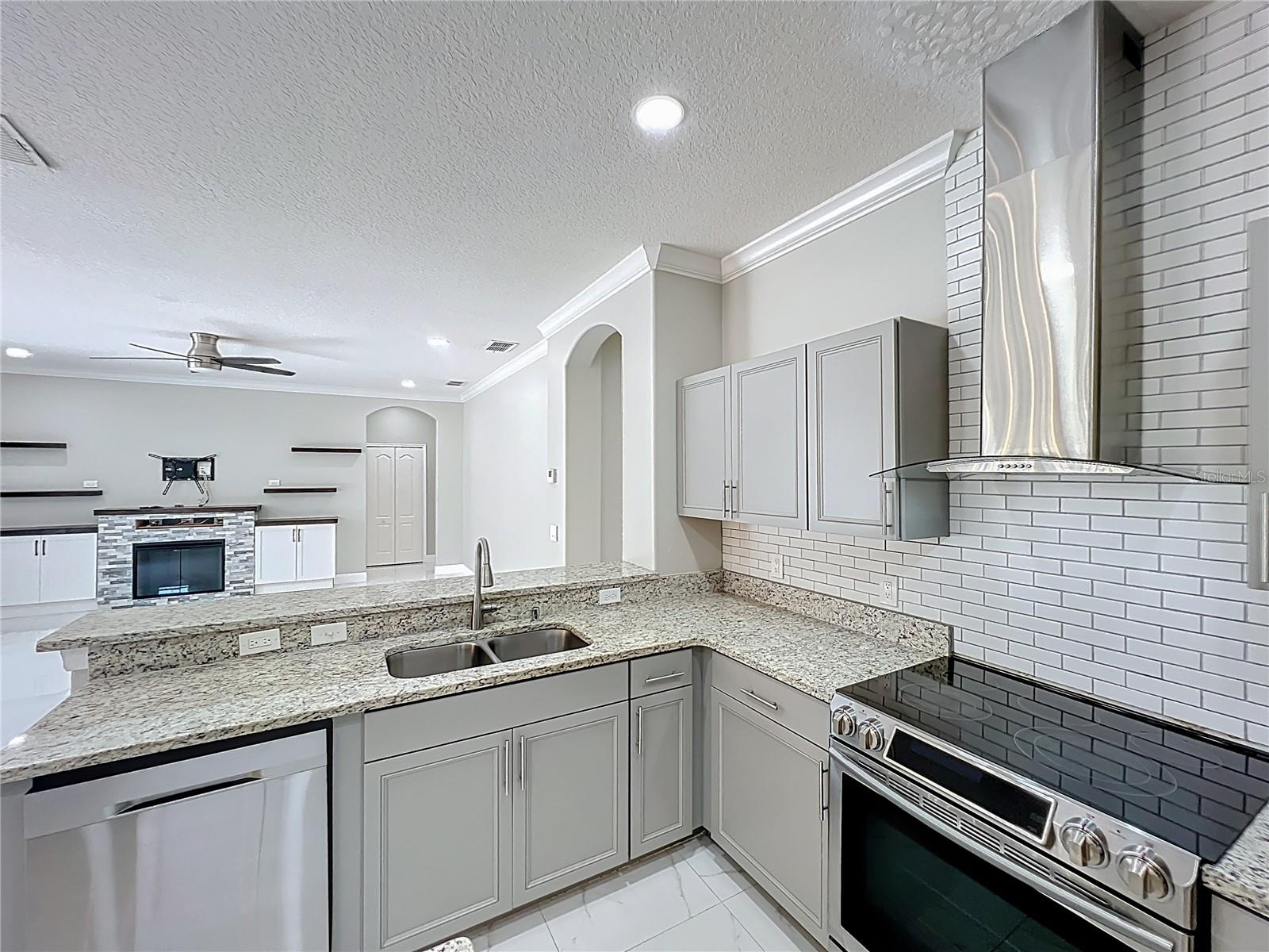 9334 WHISPERING MEADOWS LANE, ORLANDO, FL, 32825