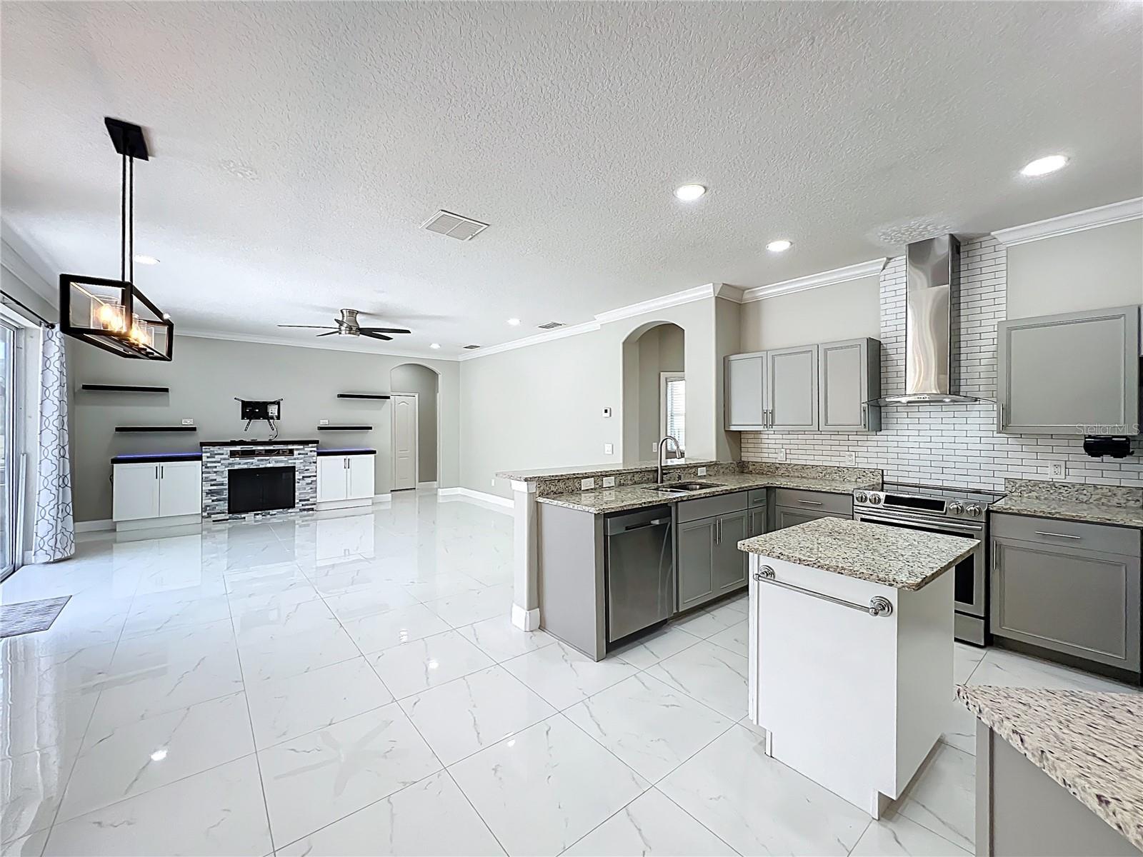 9334 WHISPERING MEADOWS LANE, ORLANDO, FL, 32825