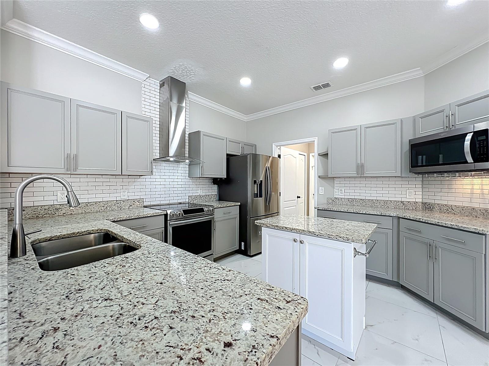 9334 WHISPERING MEADOWS LANE, ORLANDO, FL, 32825