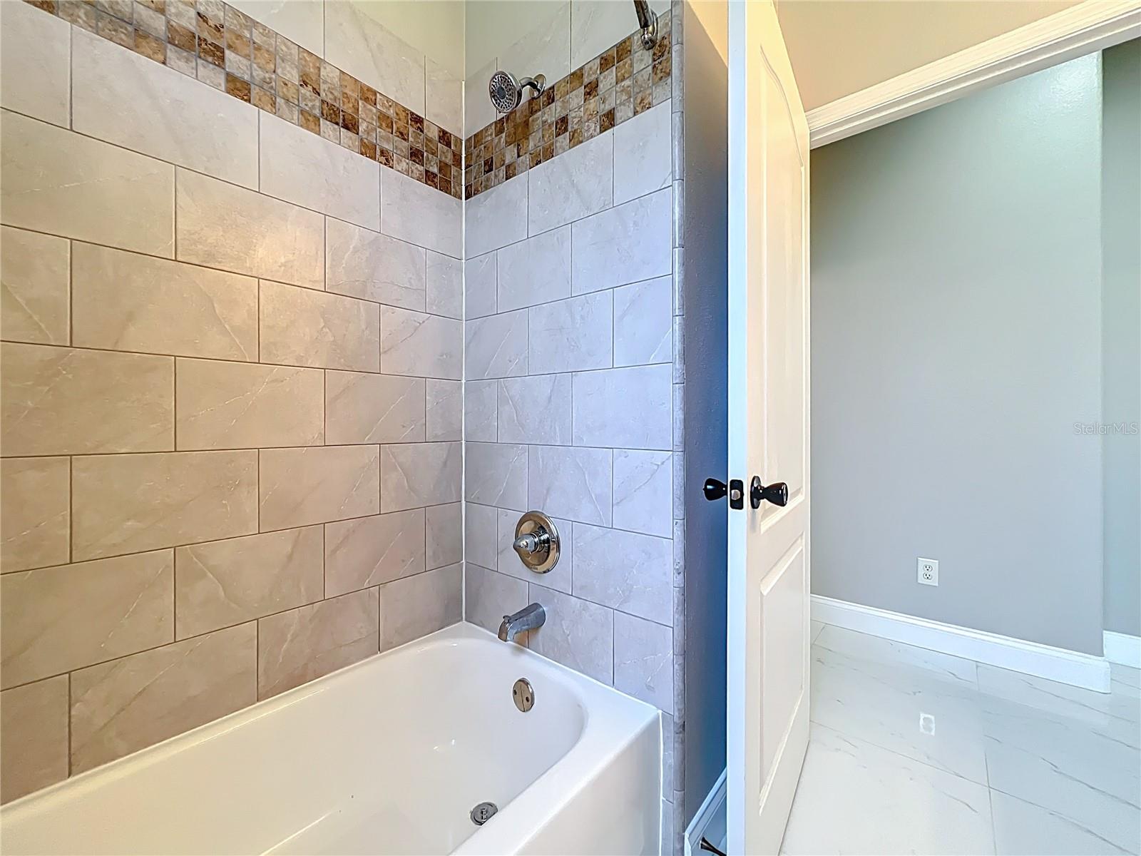 9334 WHISPERING MEADOWS LANE, ORLANDO, FL, 32825