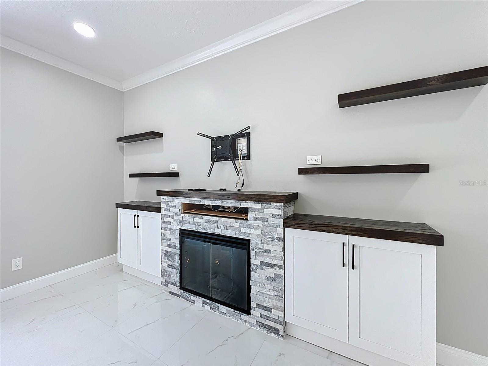 9334 WHISPERING MEADOWS LANE, ORLANDO, FL, 32825