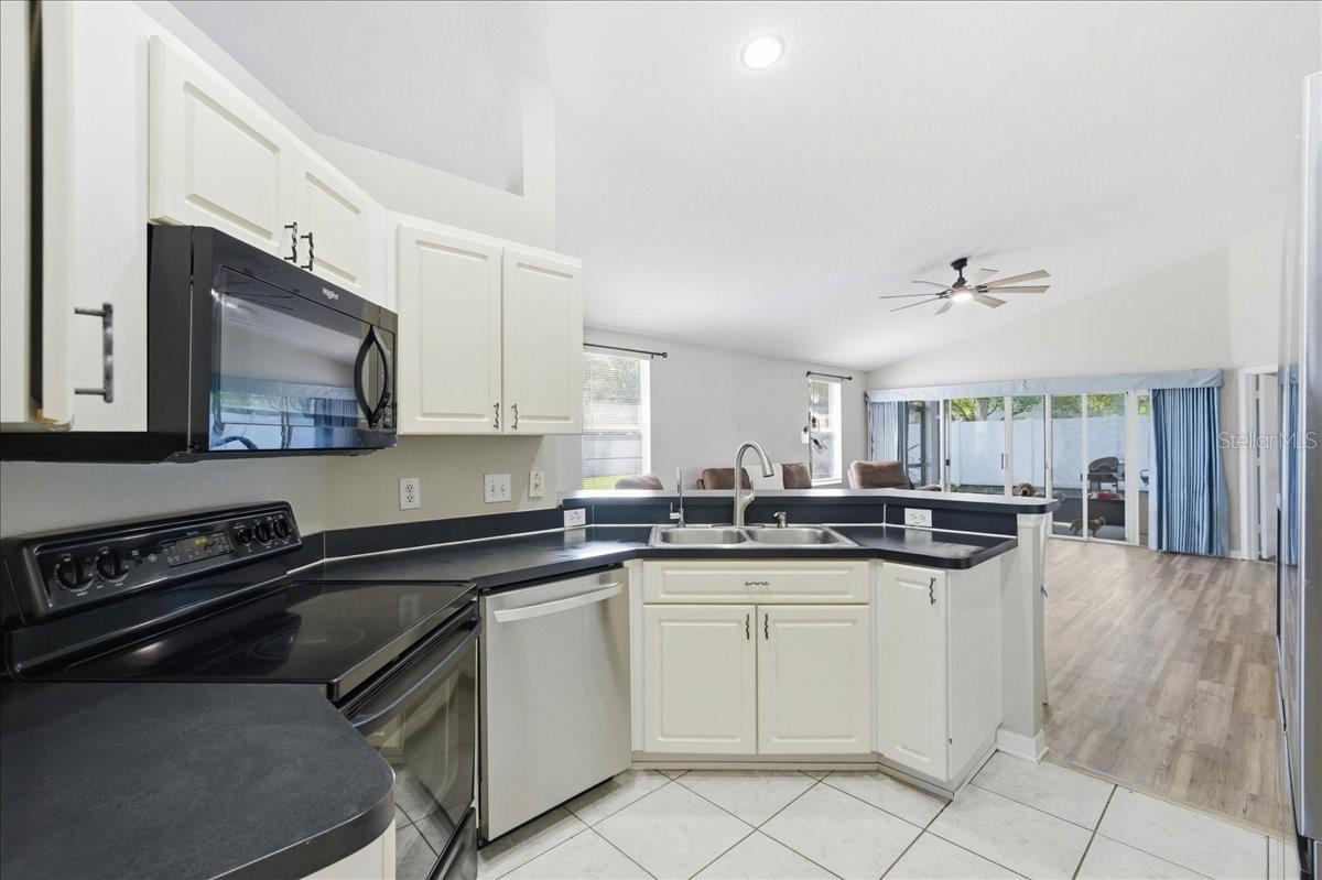 5207 NEW SAVANNAH CIR, WESLEY CHAPEL, FL, 33545