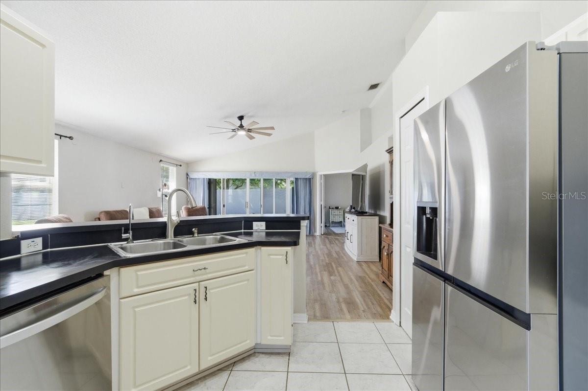 5207 NEW SAVANNAH CIR, WESLEY CHAPEL, FL, 33545